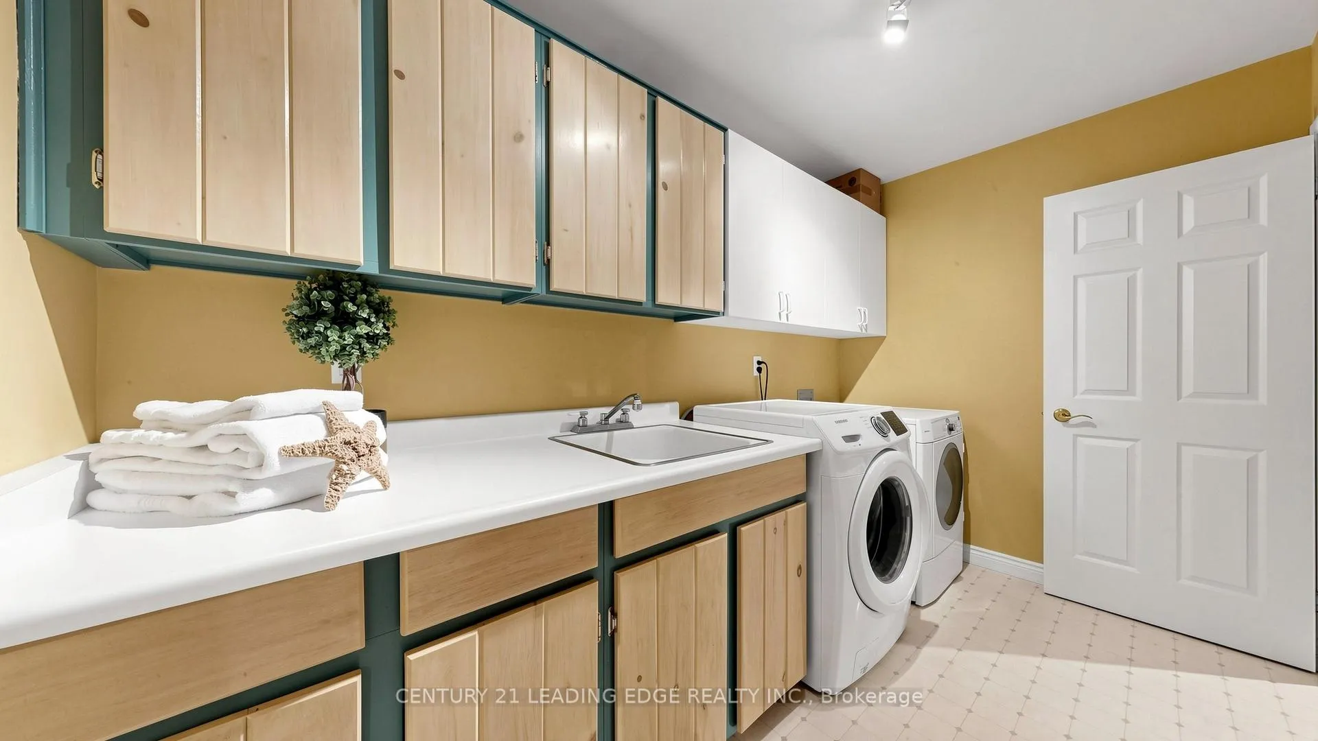Photo 23 of 103 Robinson Street, Markham, Bullock — HOMEH