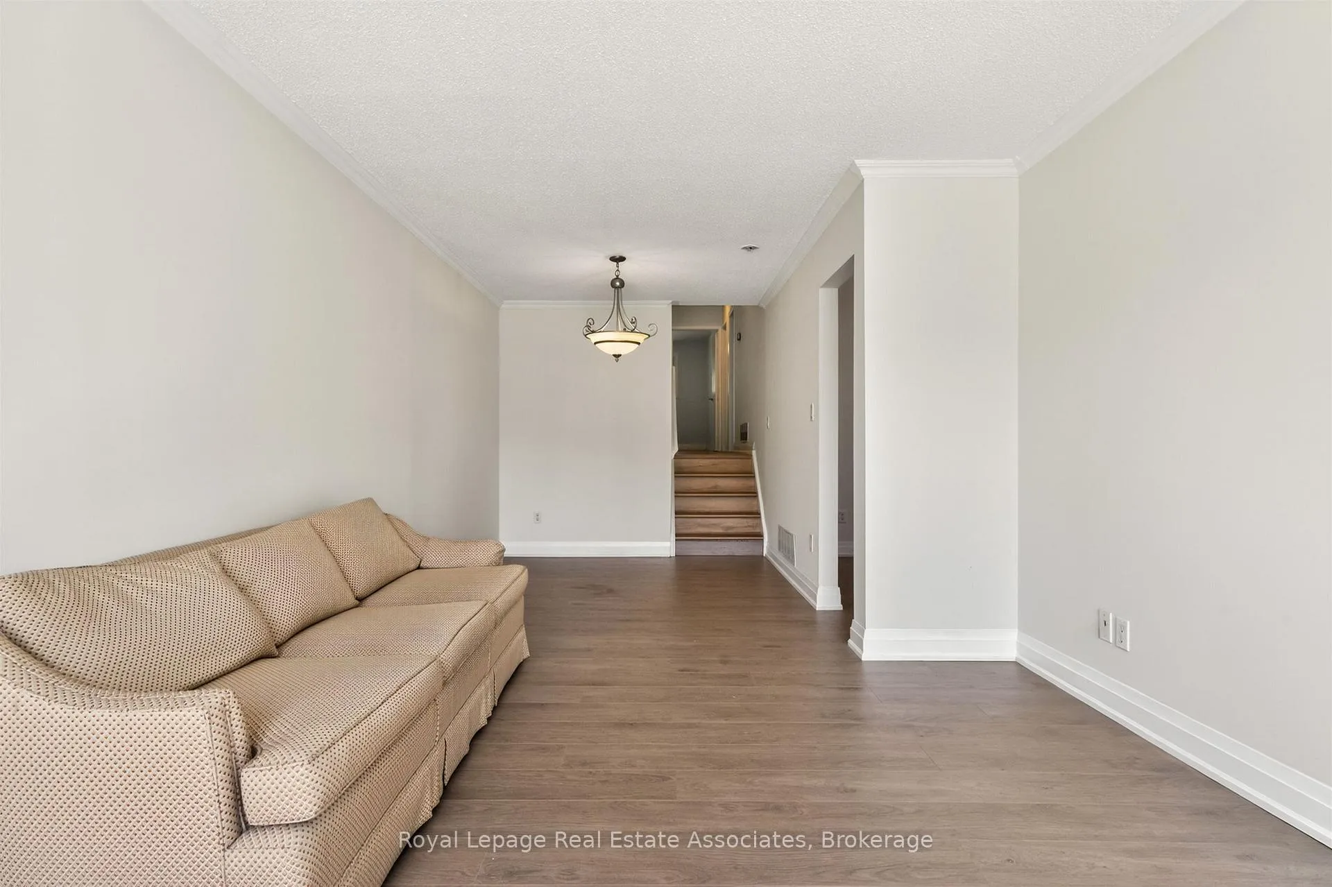 Photo 6 of 2663 Widemarr Road, Mississauga, Clarkson — HOMEH