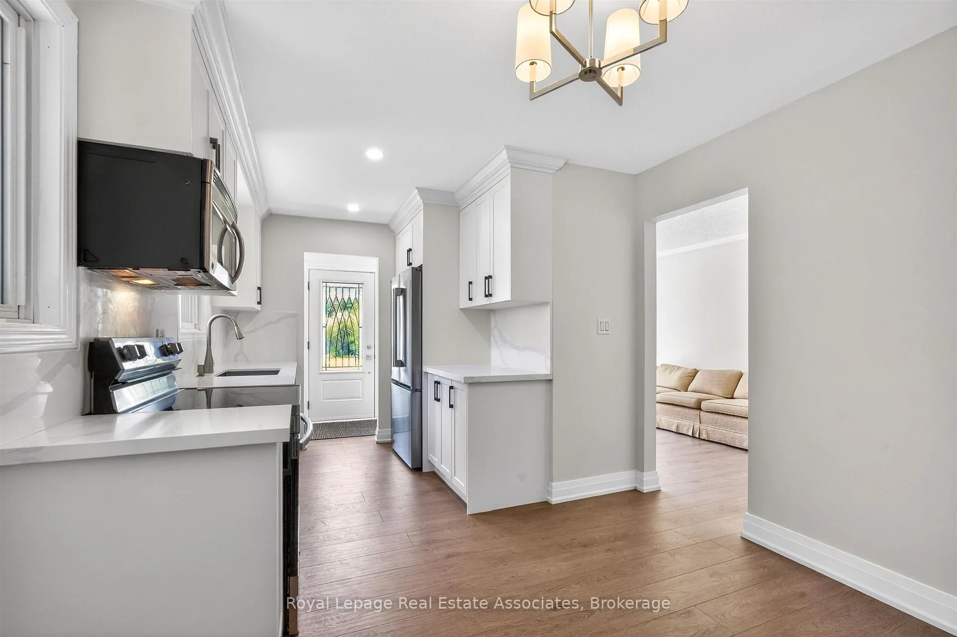 Photo 8 of 2663 Widemarr Road, Mississauga, Clarkson — HOMEH