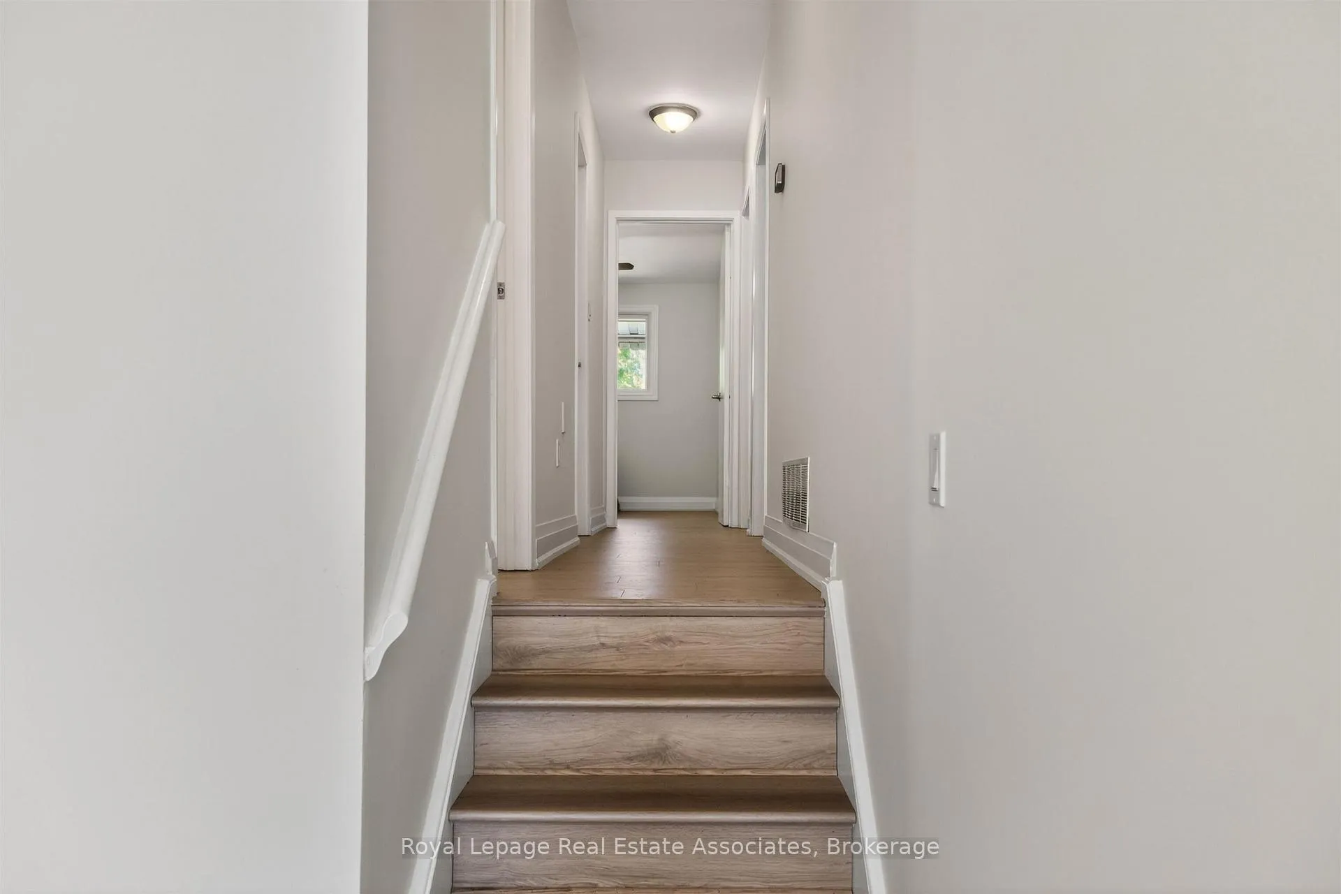 Photo 15 of 2663 Widemarr Road, Mississauga, Clarkson — HOMEH