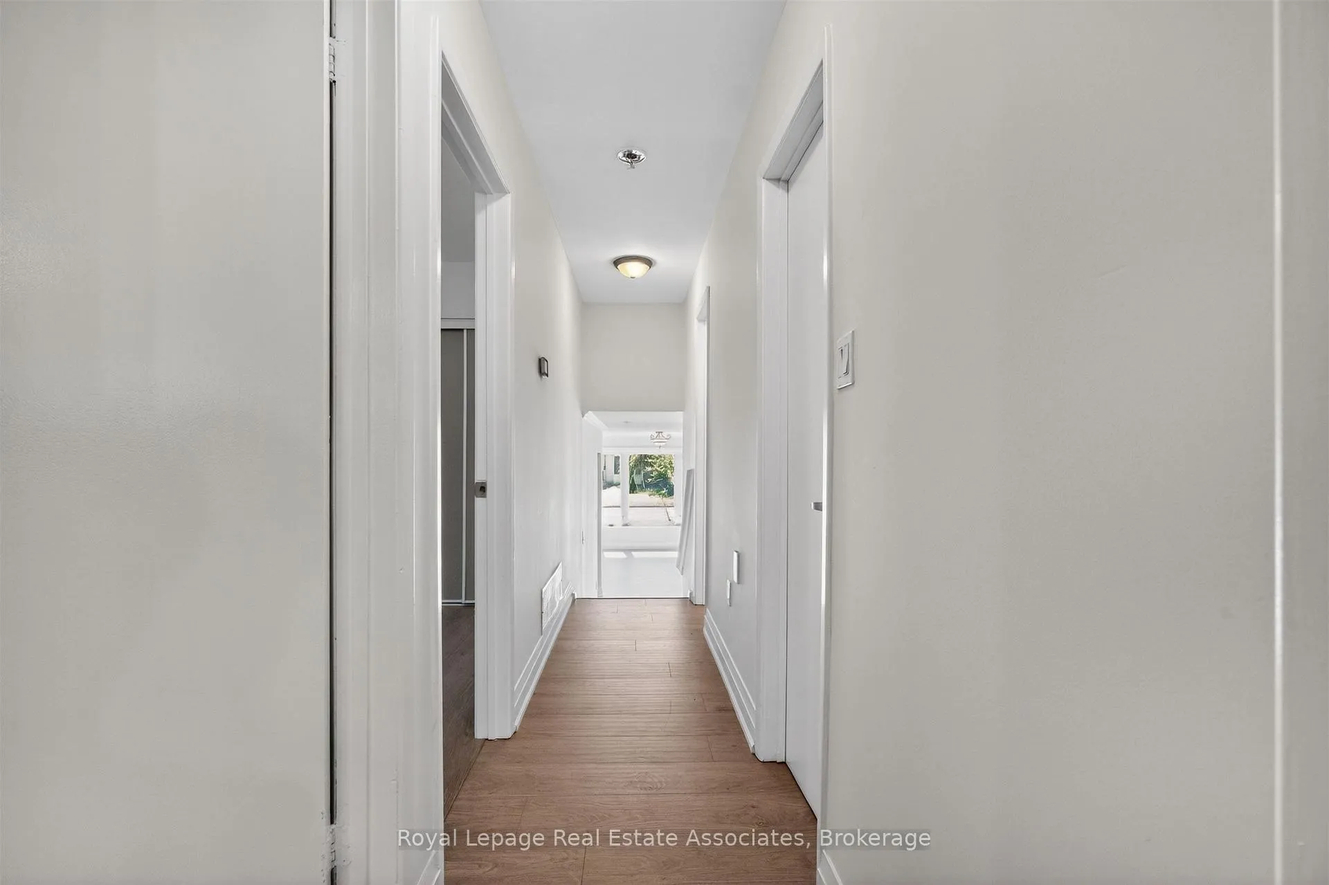 Photo 16 of 2663 Widemarr Road, Mississauga, Clarkson — HOMEH