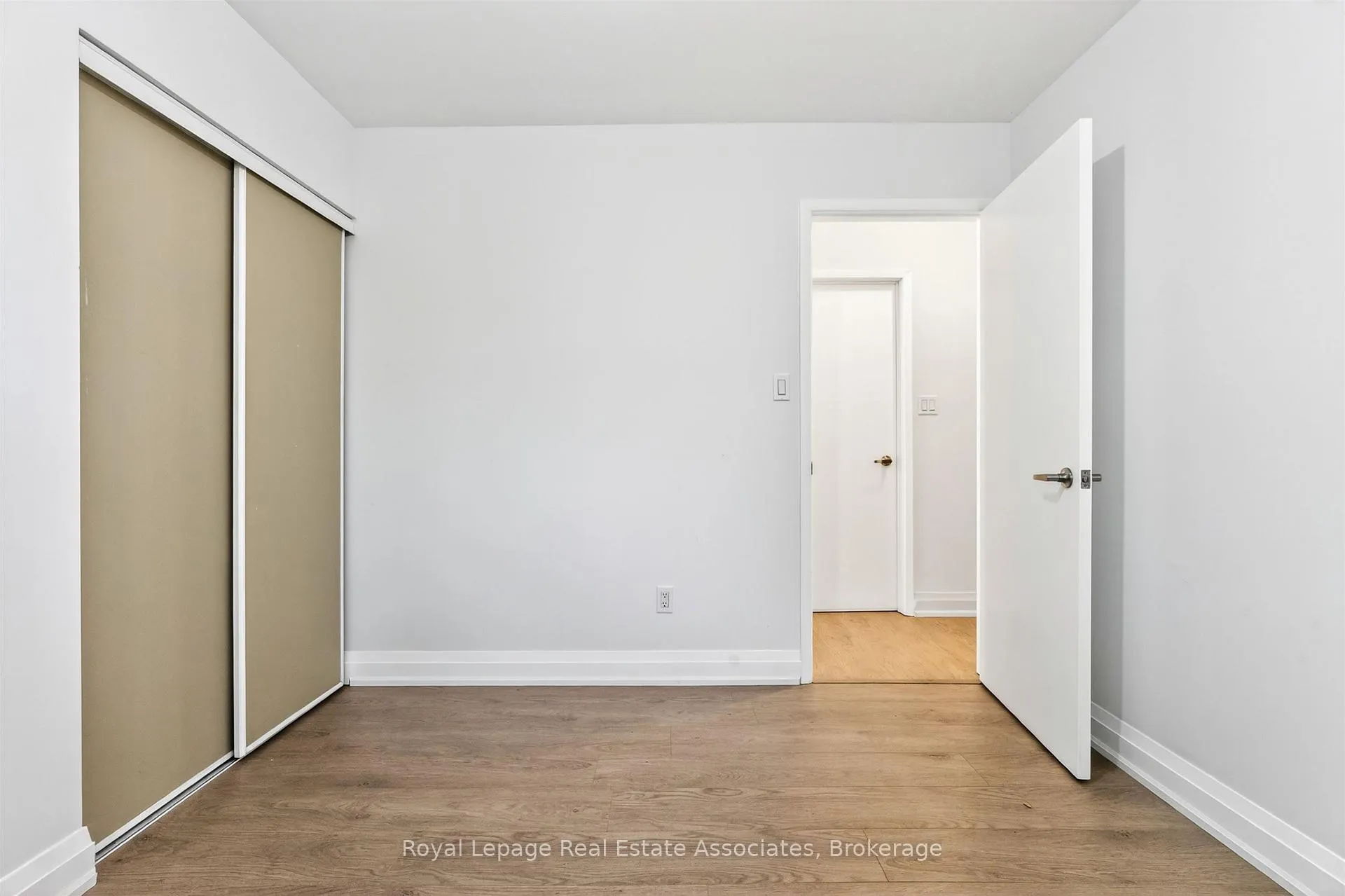 Photo 22 of 2663 Widemarr Road, Mississauga, Clarkson — HOMEH