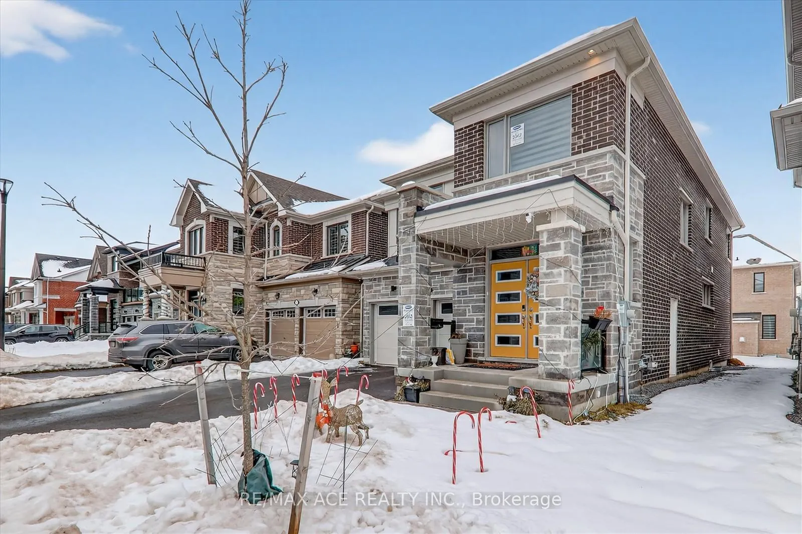 Photo 3 of 1419 Mockingbird Square, Pickering, Rural Pickering — HOMEH