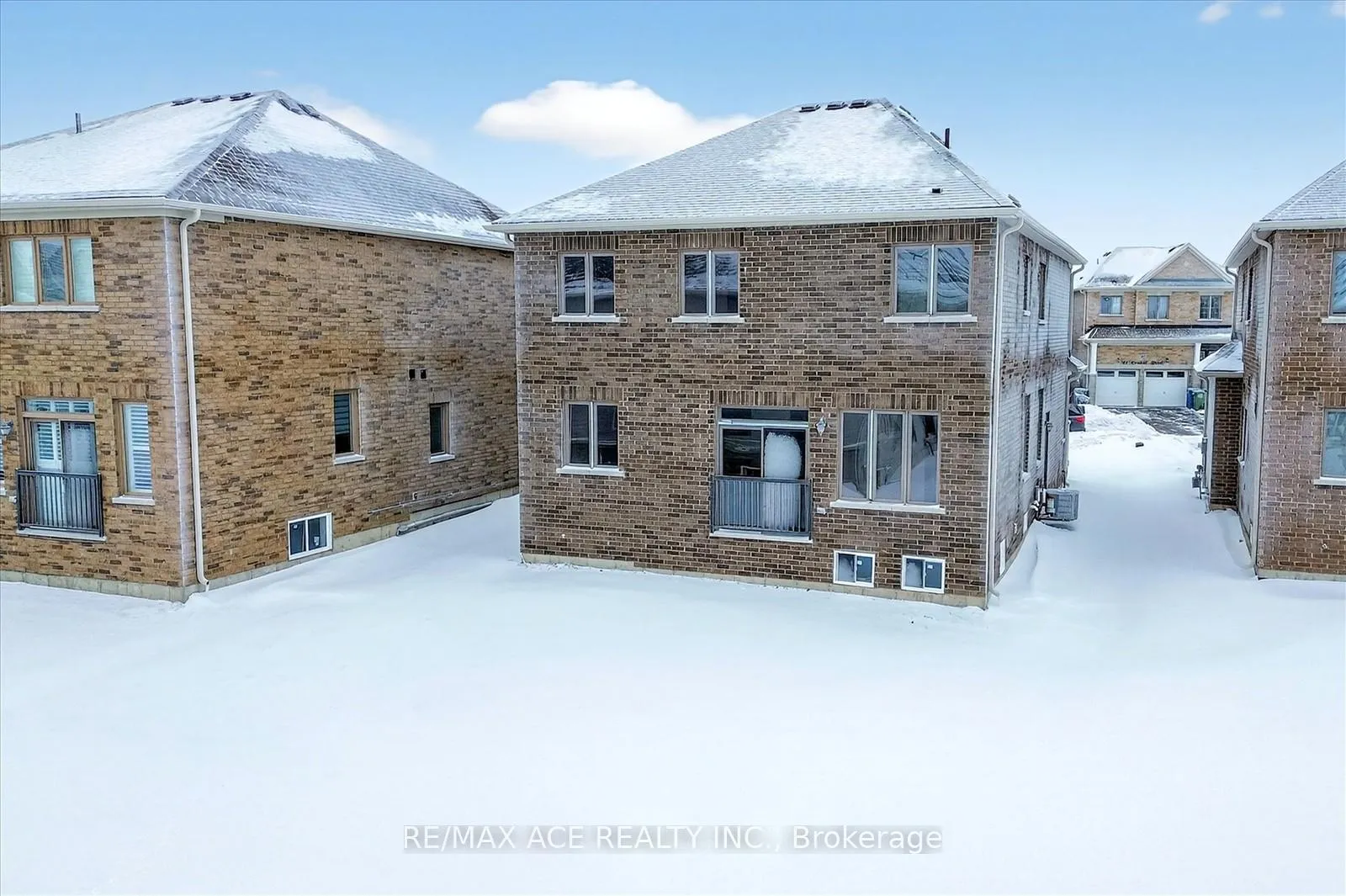 Photo 32 of 1419 Mockingbird Square, Pickering, Rural Pickering — HOMEH