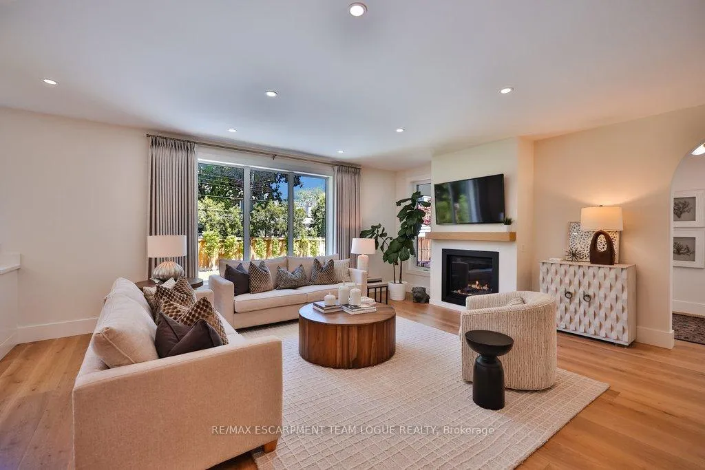 Photo 6 of 227 Tuck Drive, Burlington, Shoreacres — HOMEH