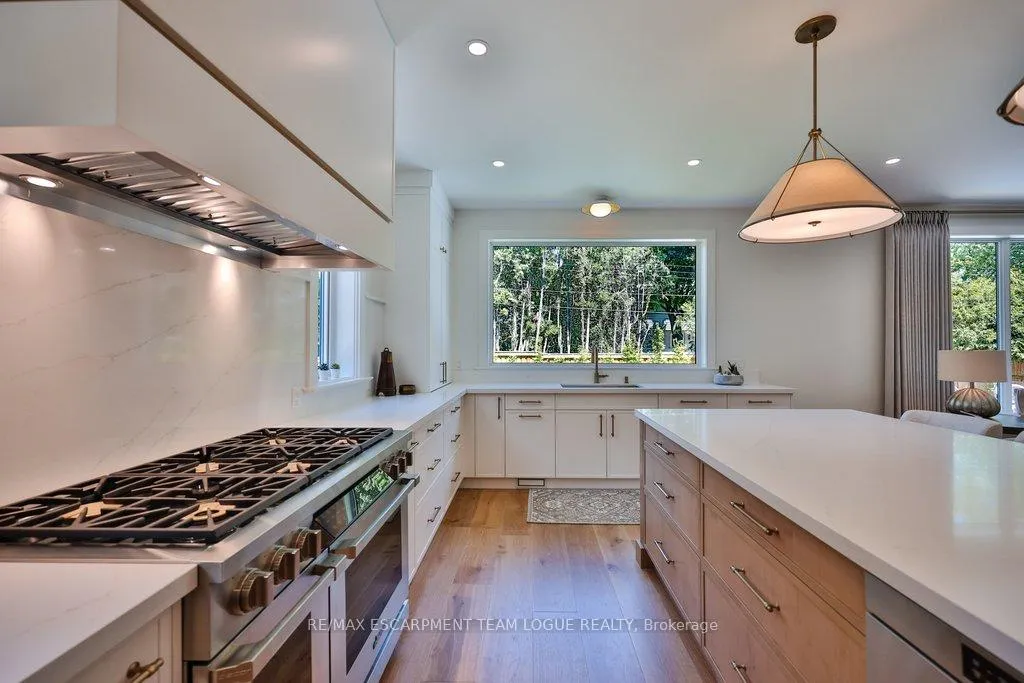 Photo 12 of 227 Tuck Drive, Burlington, Shoreacres — HOMEH