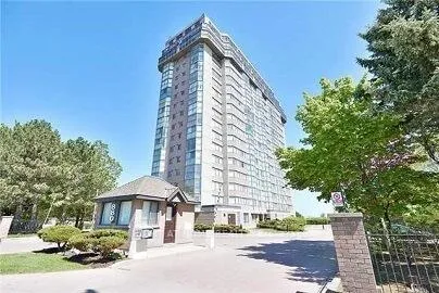 Front of Unit 706, 880 Dundas Street W