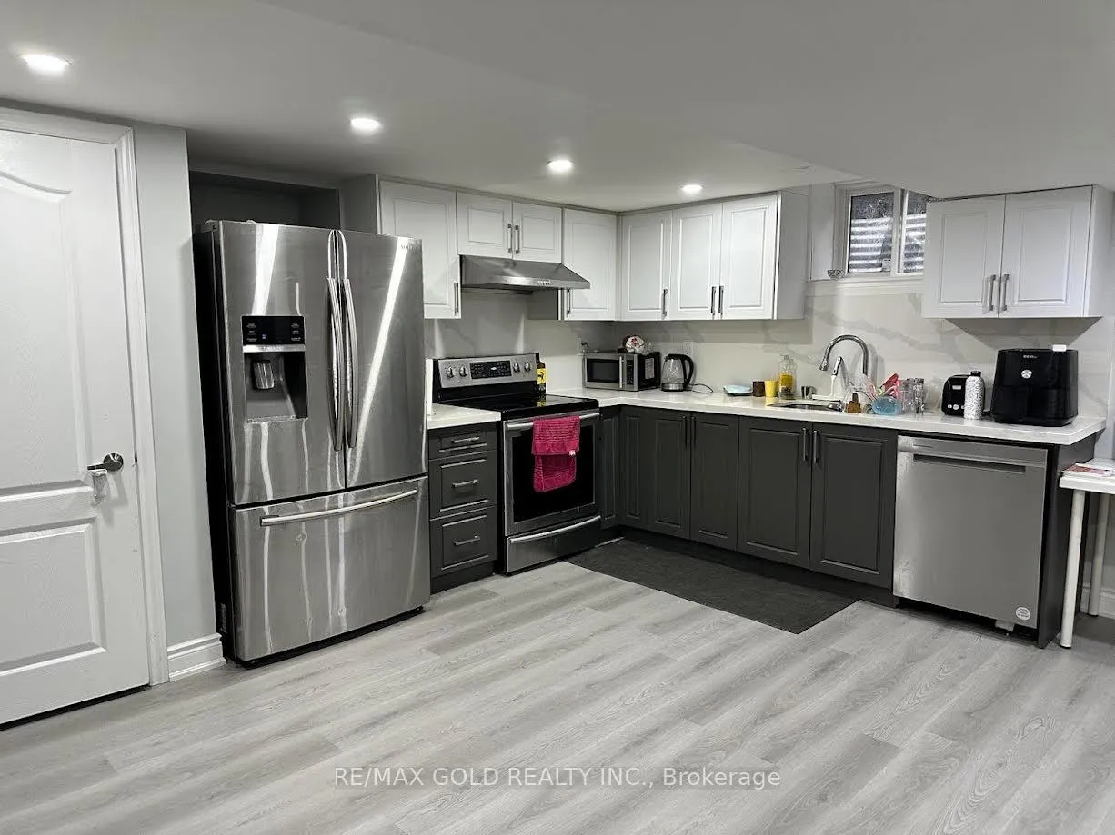 Photo 1 of 73 Snow Leopard Court, Brampton, Sandringham-Wellington — HOMEH