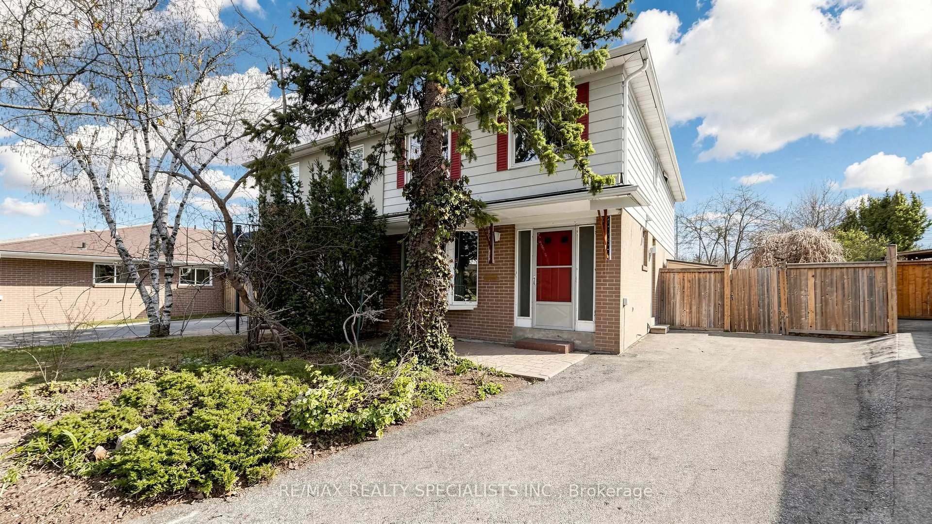 Photo 1 of 2538 Barcella Crescent, Mississauga, Sheridan — HOMEH