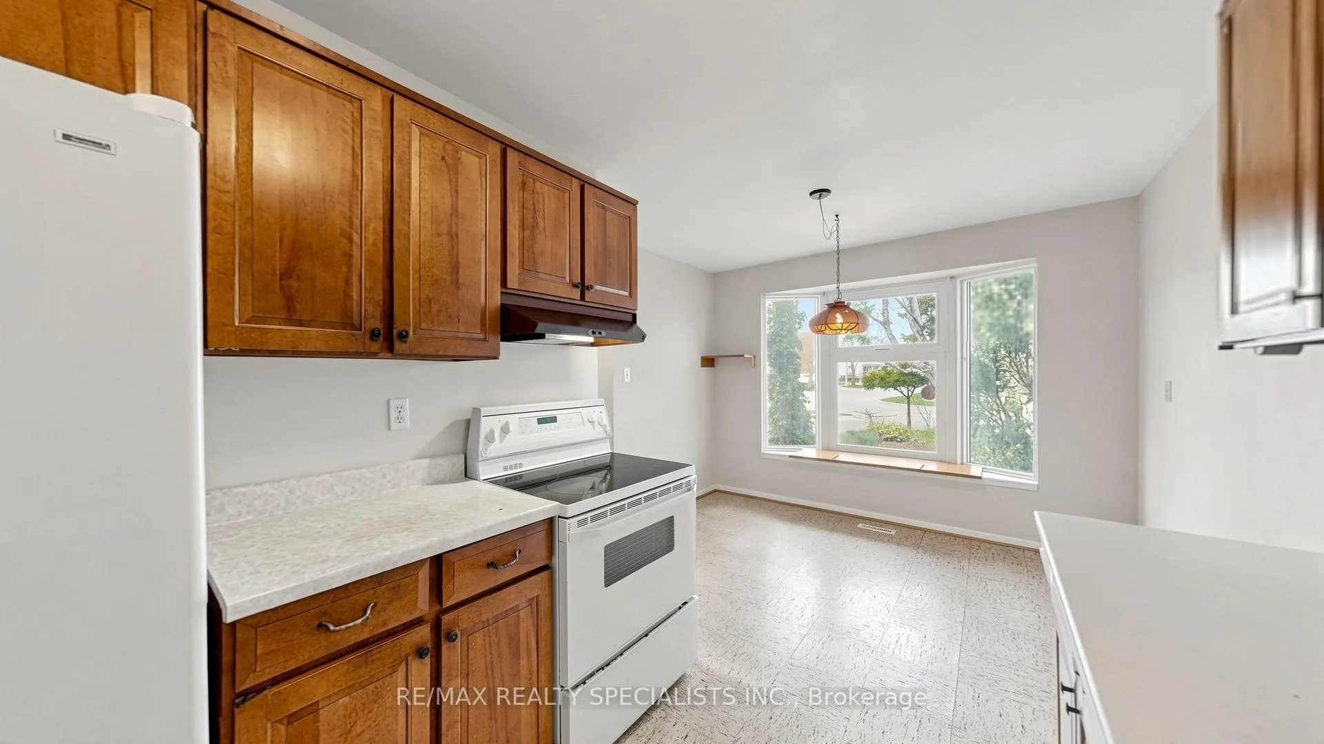Photo 9 of 2538 Barcella Crescent, Mississauga, Sheridan — HOMEH