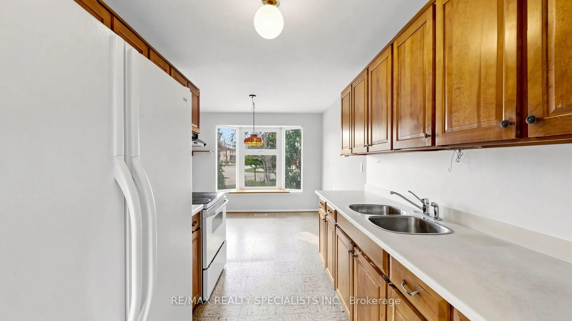 Photo 10 of 2538 Barcella Crescent, Mississauga, Sheridan — HOMEH