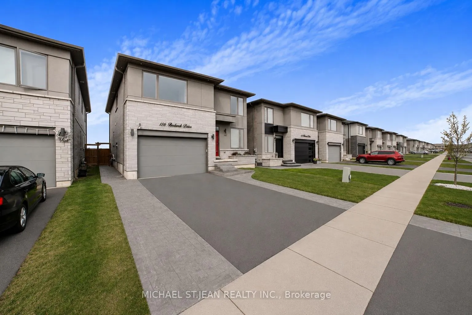 Photo 2 of 116 Bedrock Drive, Hamilton, Stoney Creek Mountain — HOMEH