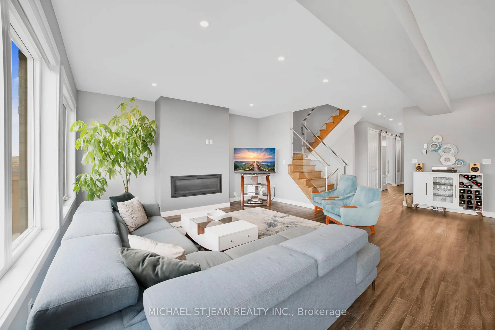 Photo 8 of 116 Bedrock Drive, Hamilton, Stoney Creek Mountain — HOMEH