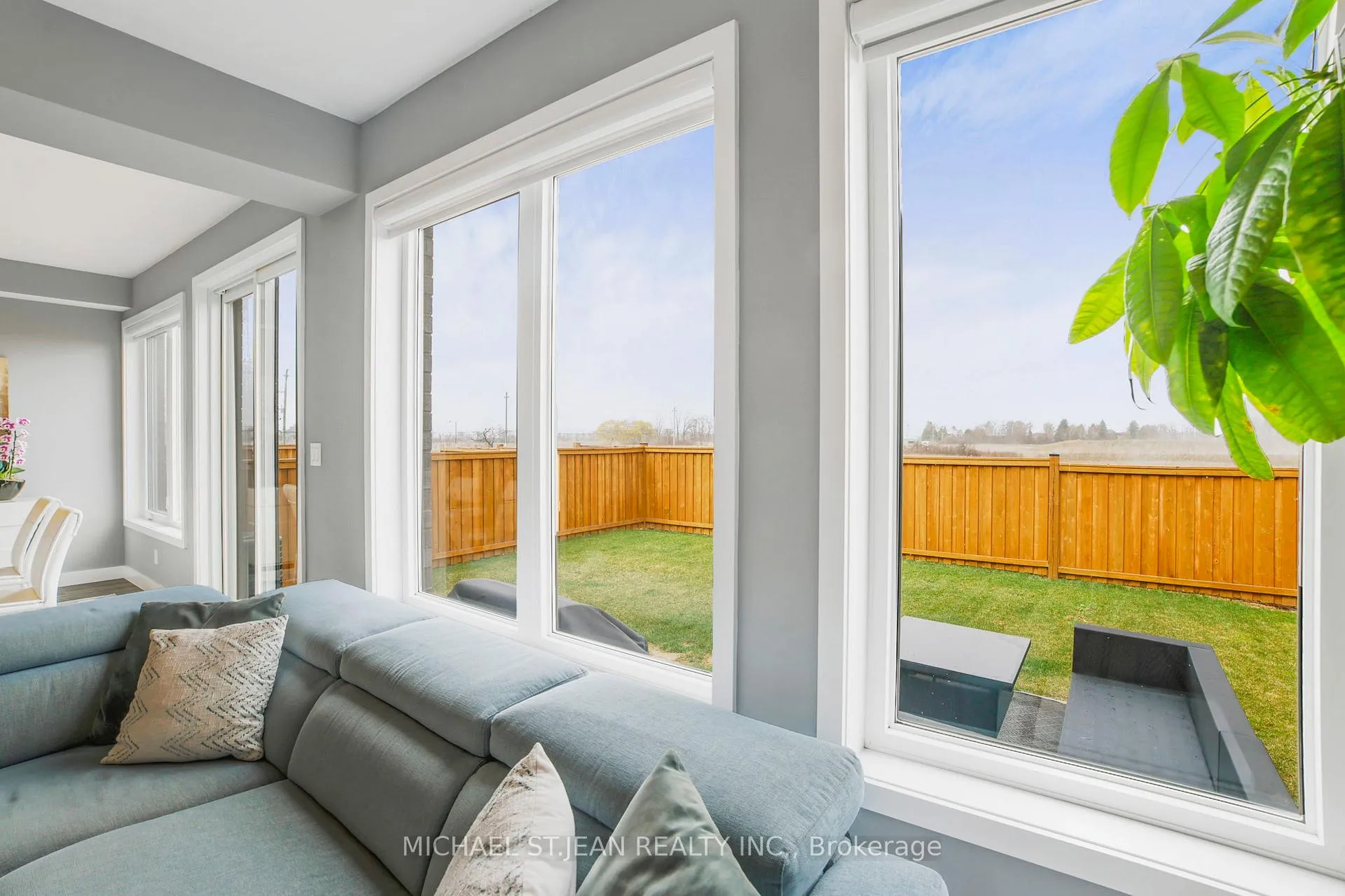 Photo 10 of 116 Bedrock Drive, Hamilton, Stoney Creek Mountain — HOMEH