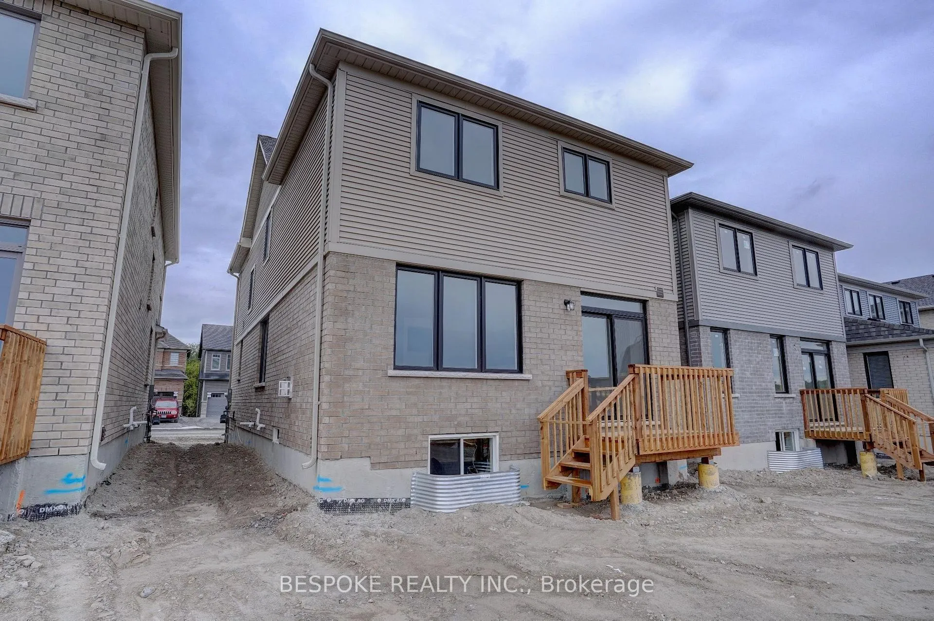 Photo 2 of 1046 Denton Drive, Cobourg — HOMEH