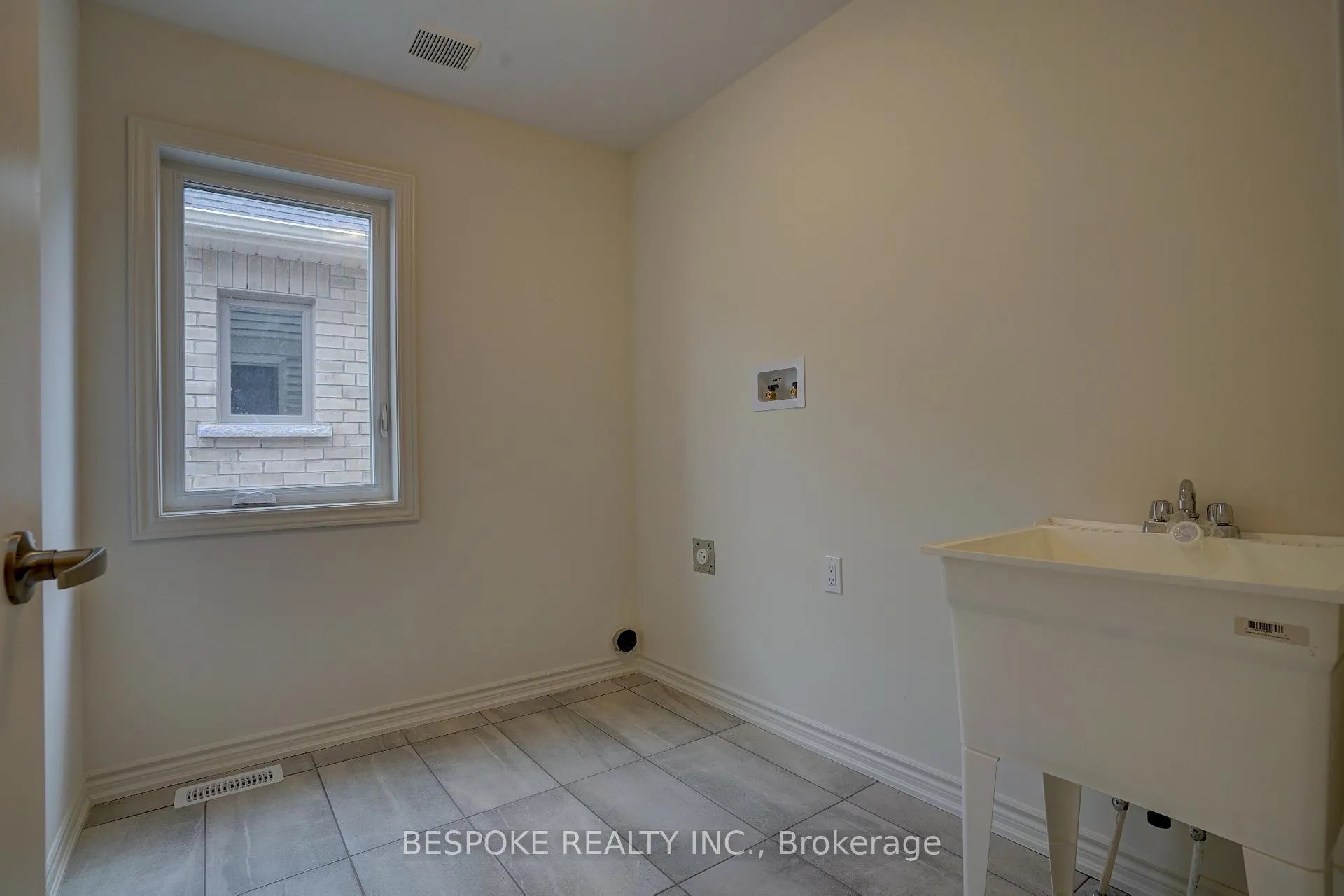Photo 26 of 1046 Denton Drive, Cobourg — HOMEH