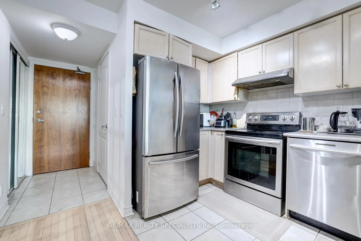 Photo 6 of Unit 2108, 33 Elm Drive, Mississauga, City Centre — HOMEH