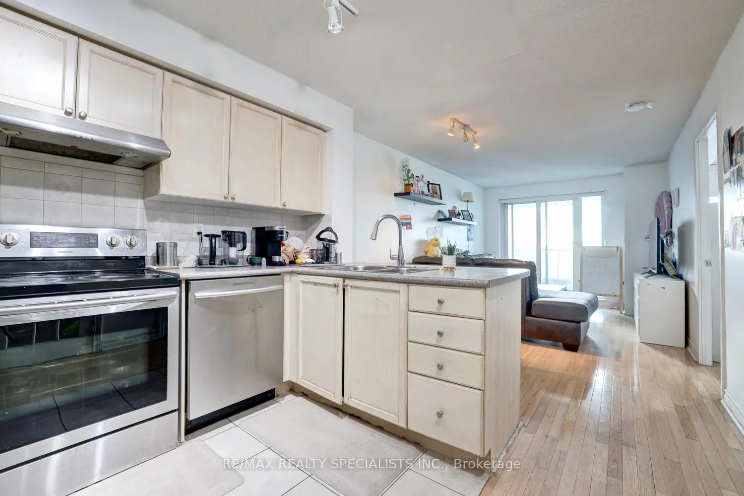 Photo 9 of Unit 2108, 33 Elm Drive, Mississauga, City Centre — HOMEH
