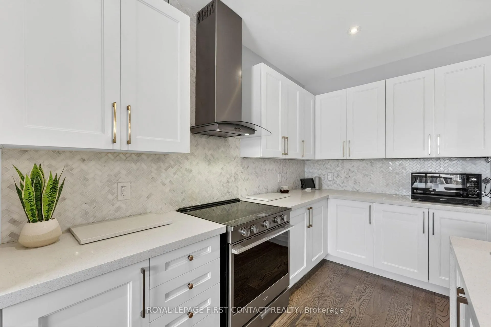 Photo 7 of 213 Claire Drive, Clearview, Stayner — HOMEH