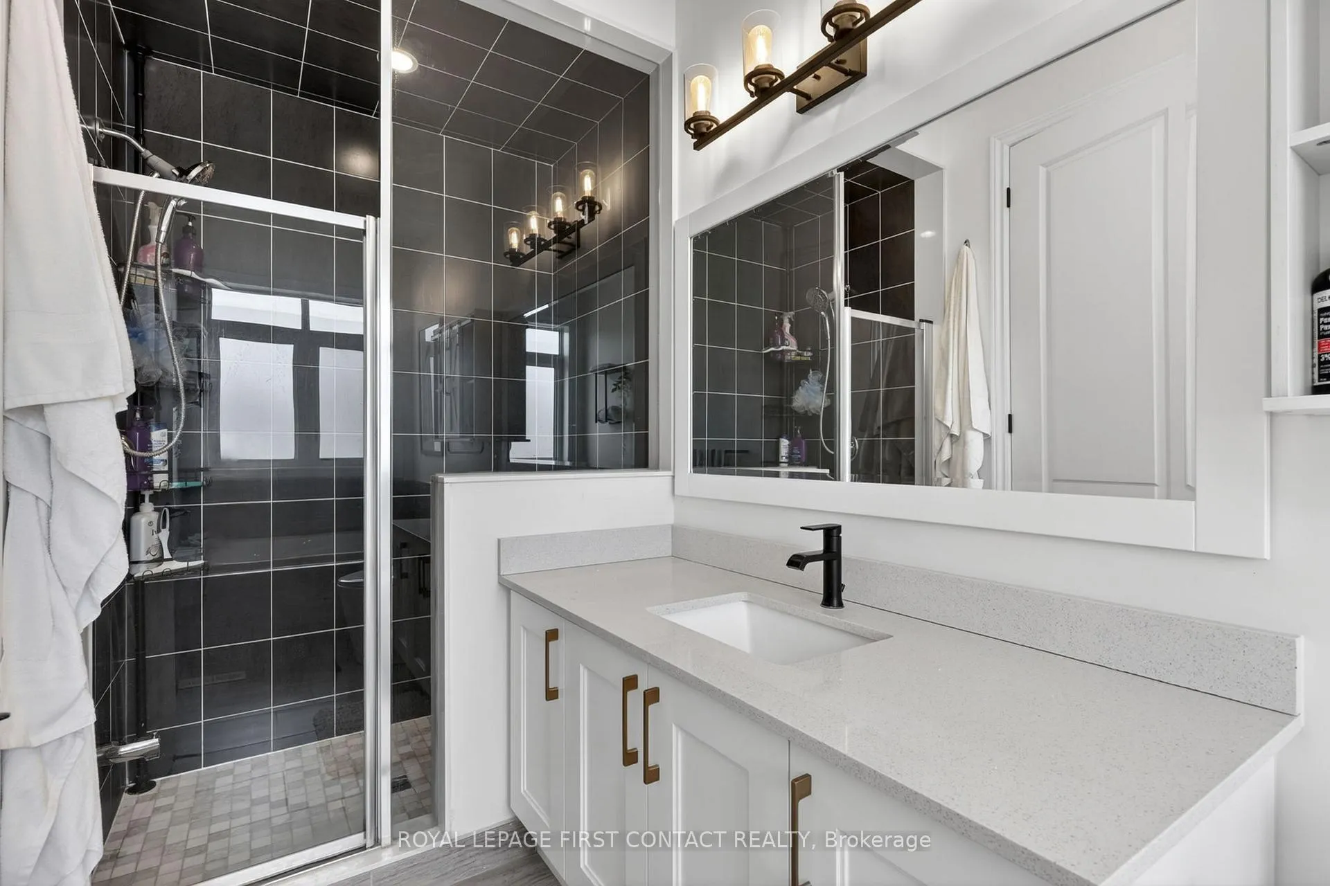 Photo 21 of 213 Claire Drive, Clearview, Stayner — HOMEH