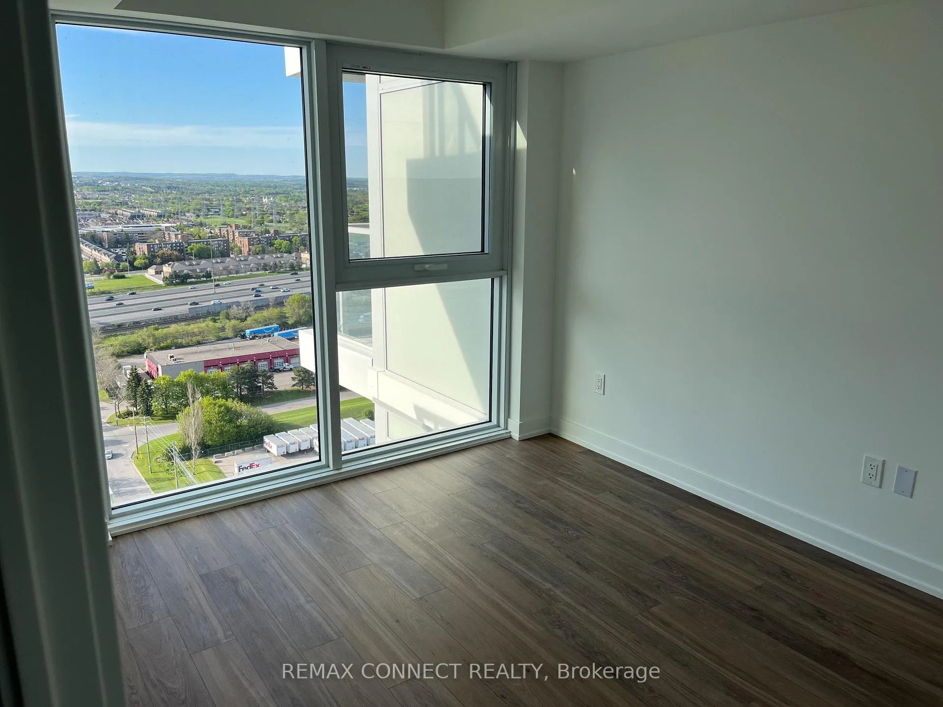 Photo 9 of Unit 2501, 1010 Sandy Beach Road, Pickering, Bay Ridges — HOMEH