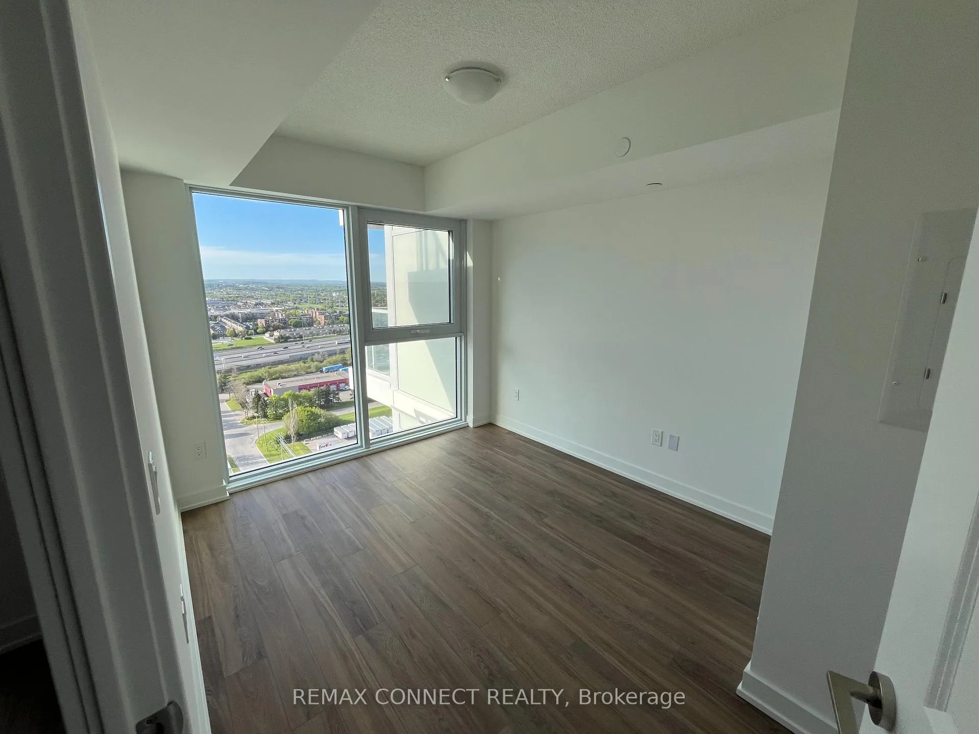 Photo 10 of Unit 2501, 1010 Sandy Beach Road, Pickering, Bay Ridges — HOMEH