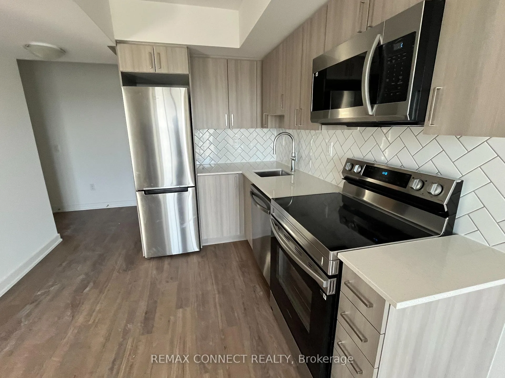 Photo 14 of Unit 2501, 1010 Sandy Beach Road, Pickering, Bay Ridges — HOMEH