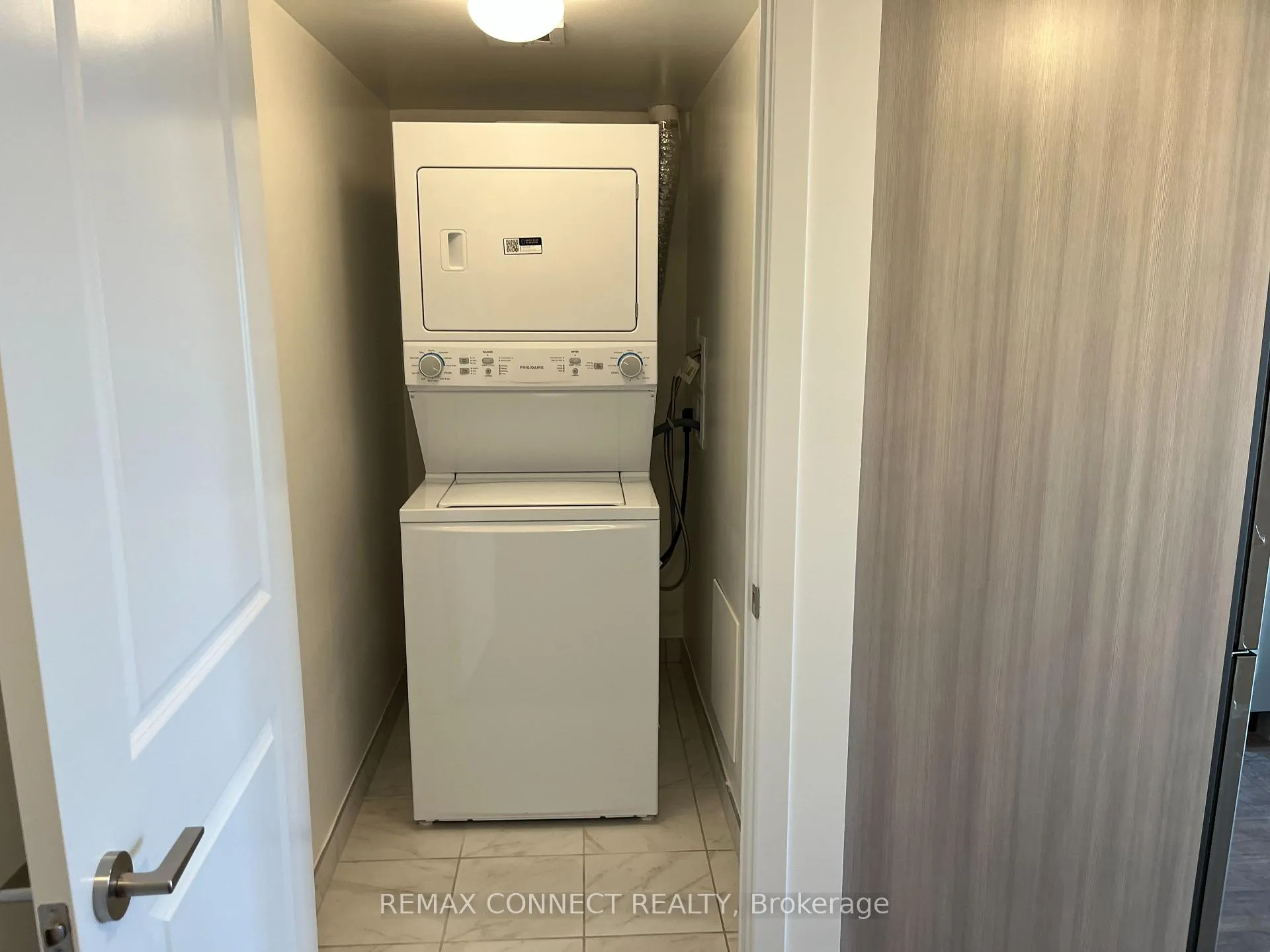 Photo 17 of Unit 2501, 1010 Sandy Beach Road, Pickering, Bay Ridges — HOMEH