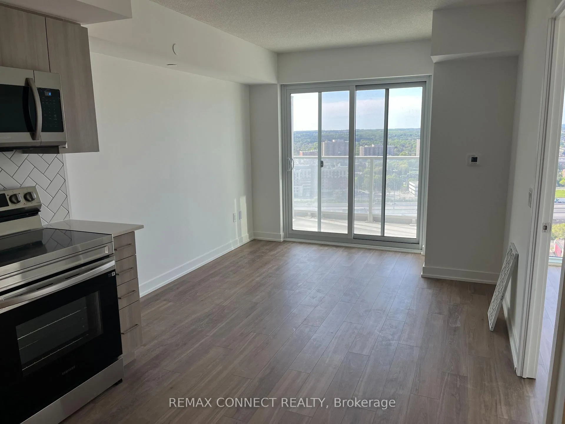 Photo 18 of Unit 2501, 1010 Sandy Beach Road, Pickering, Bay Ridges — HOMEH
