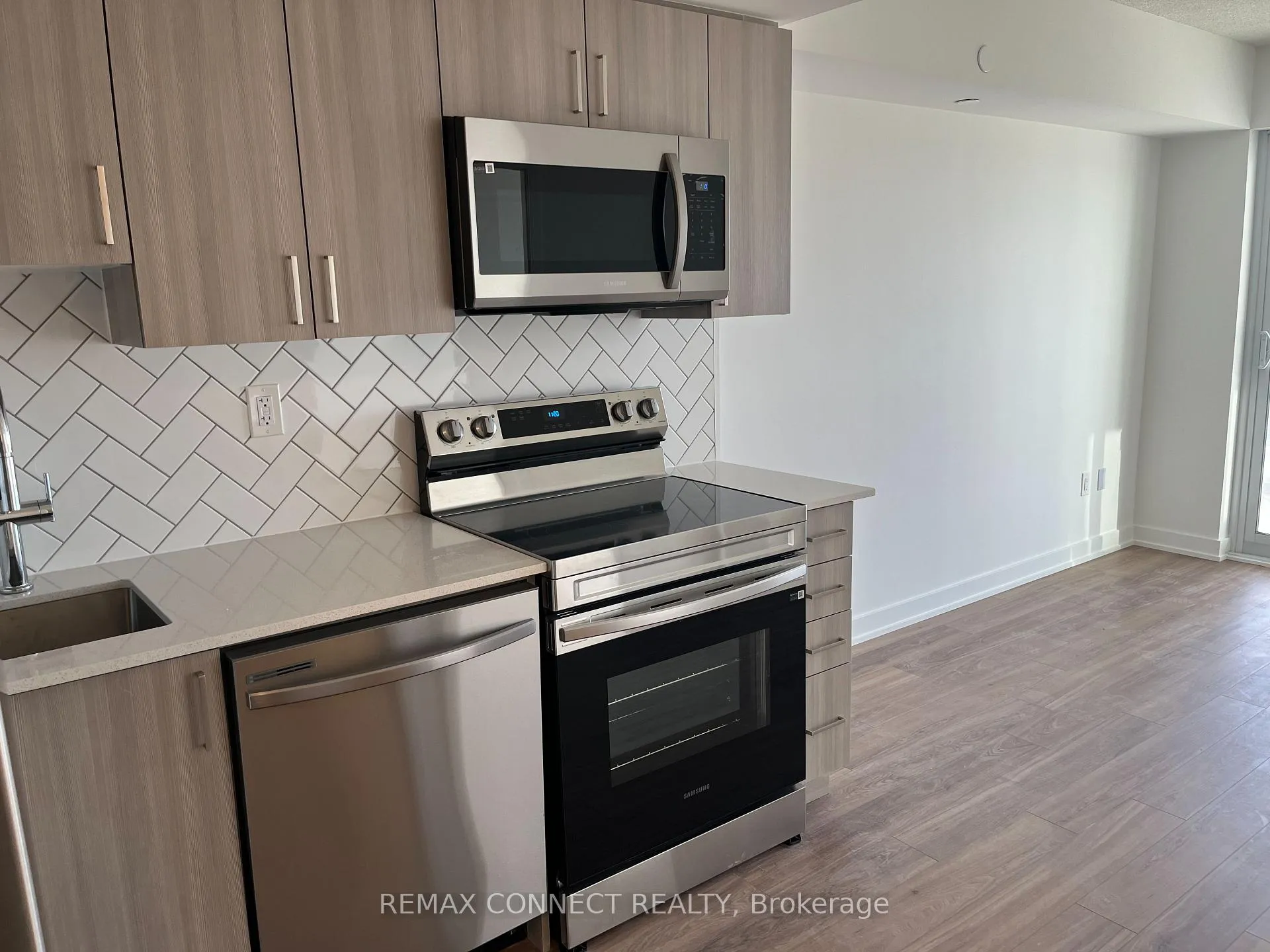 Photo 19 of Unit 2501, 1010 Sandy Beach Road, Pickering, Bay Ridges — HOMEH