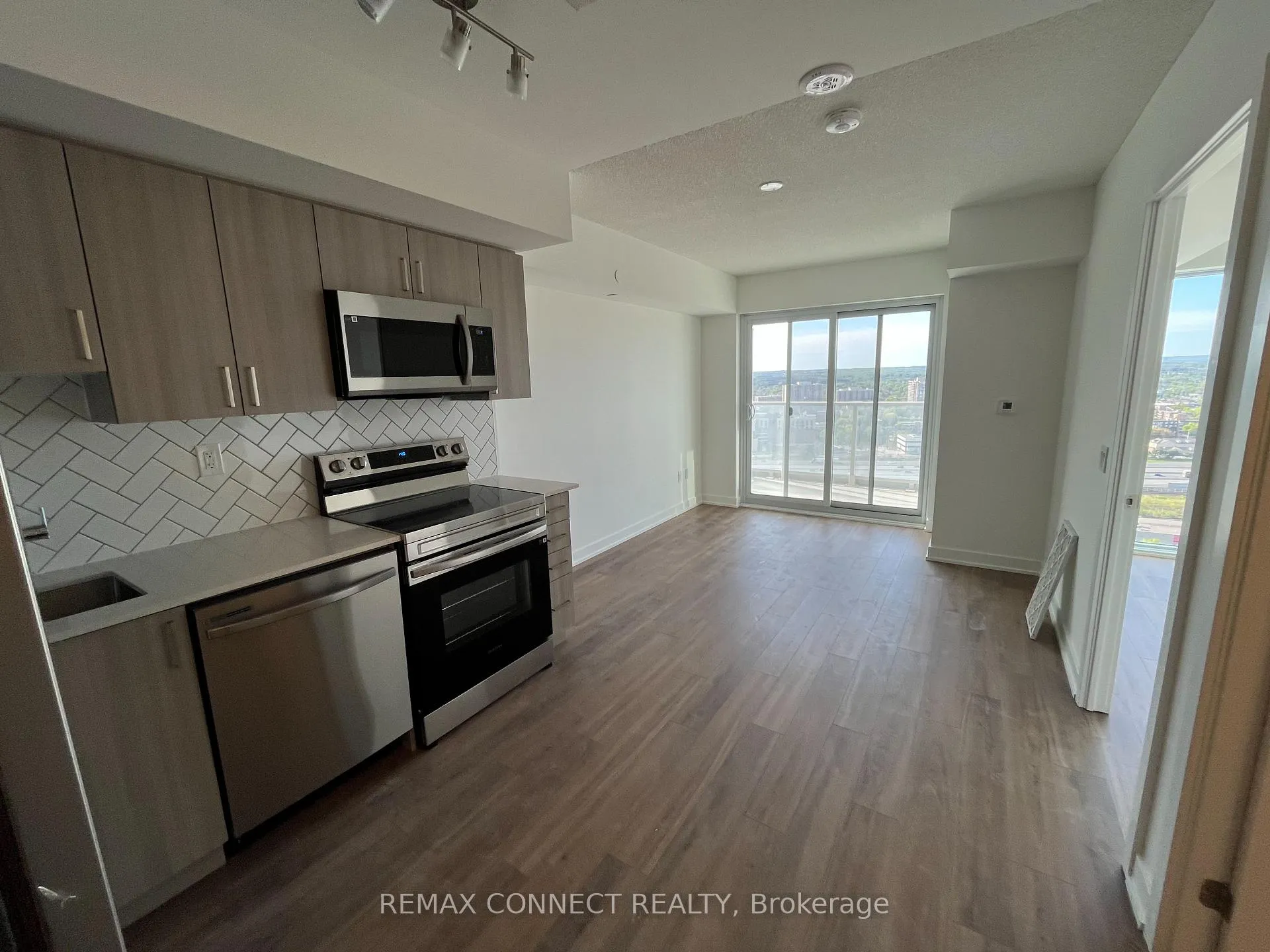 Photo 20 of Unit 2501, 1010 Sandy Beach Road, Pickering, Bay Ridges — HOMEH