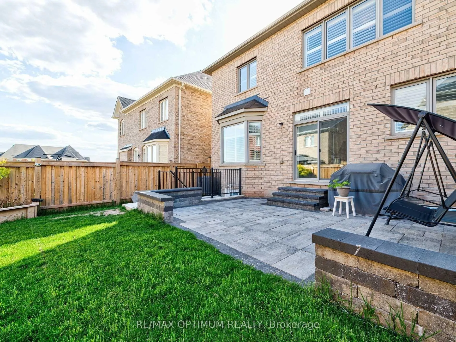 Photo 36 of 3 Bittersweet Road, Brampton, Credit Valley — HOMEH
