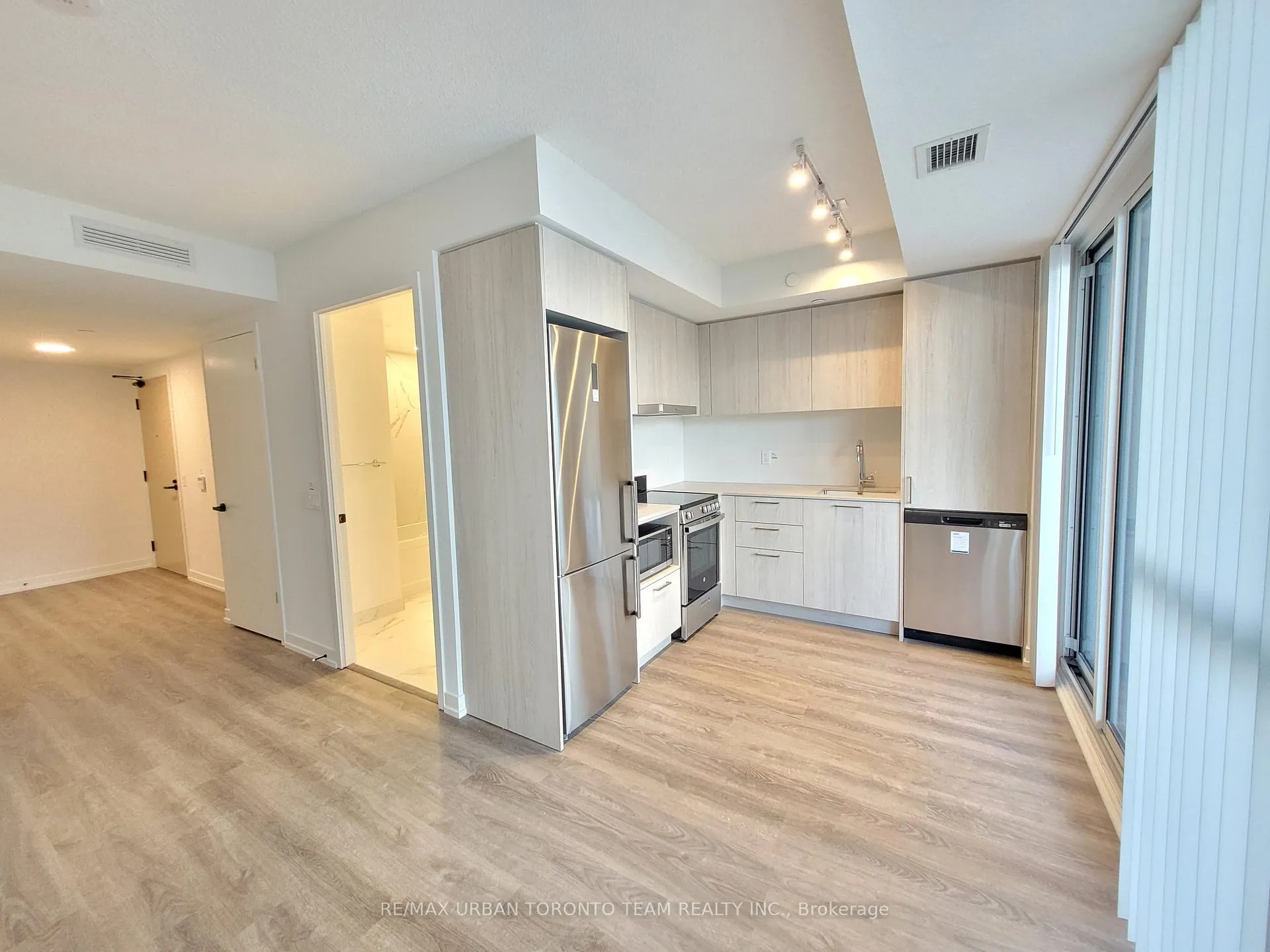Photo 3 of Unit 518, 195 Commerce Street, Vaughan, Vaughan Corporate Centre — HOMEH