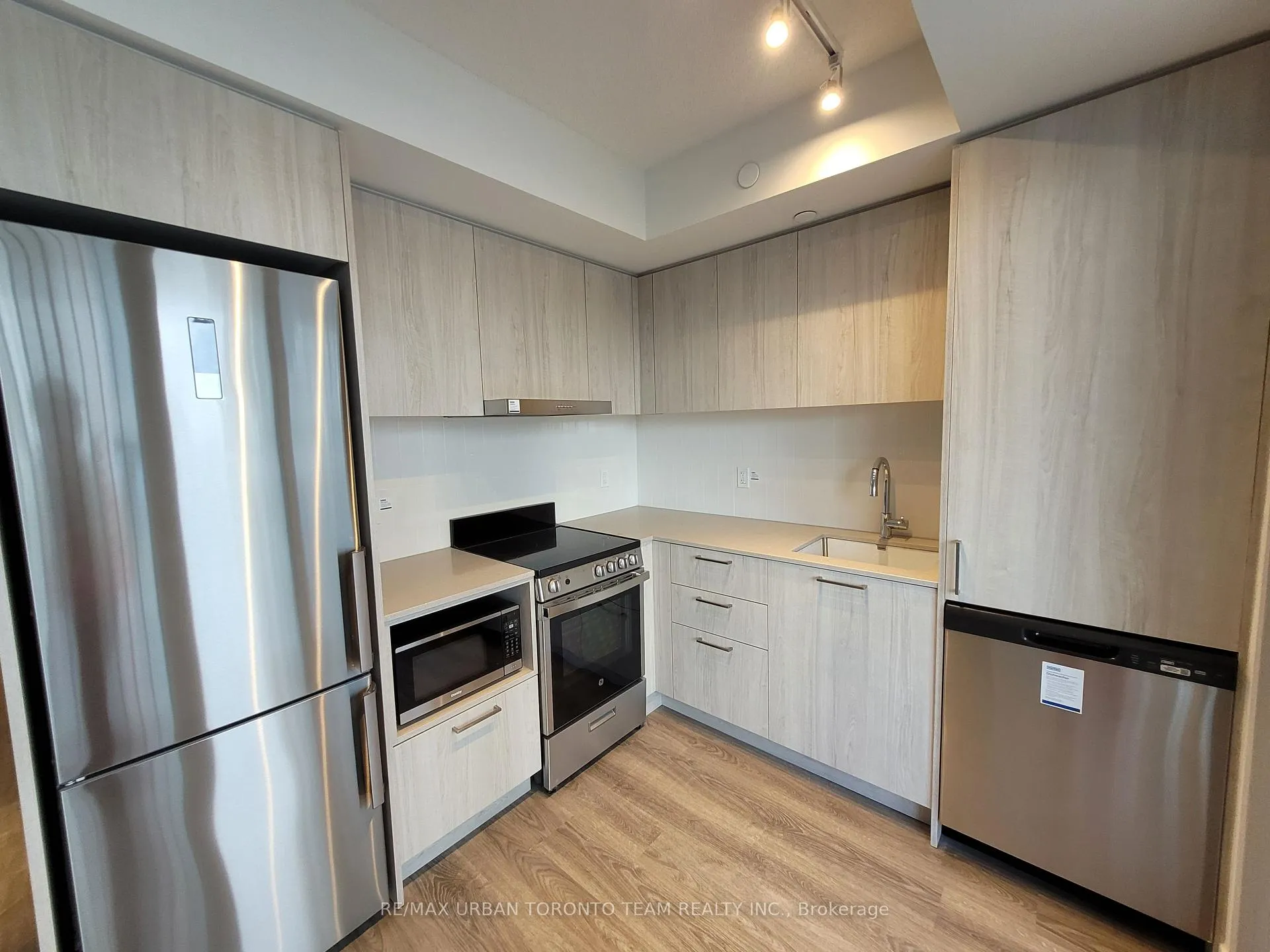 Photo 4 of Unit 518, 195 Commerce Street, Vaughan, Vaughan Corporate Centre — HOMEH