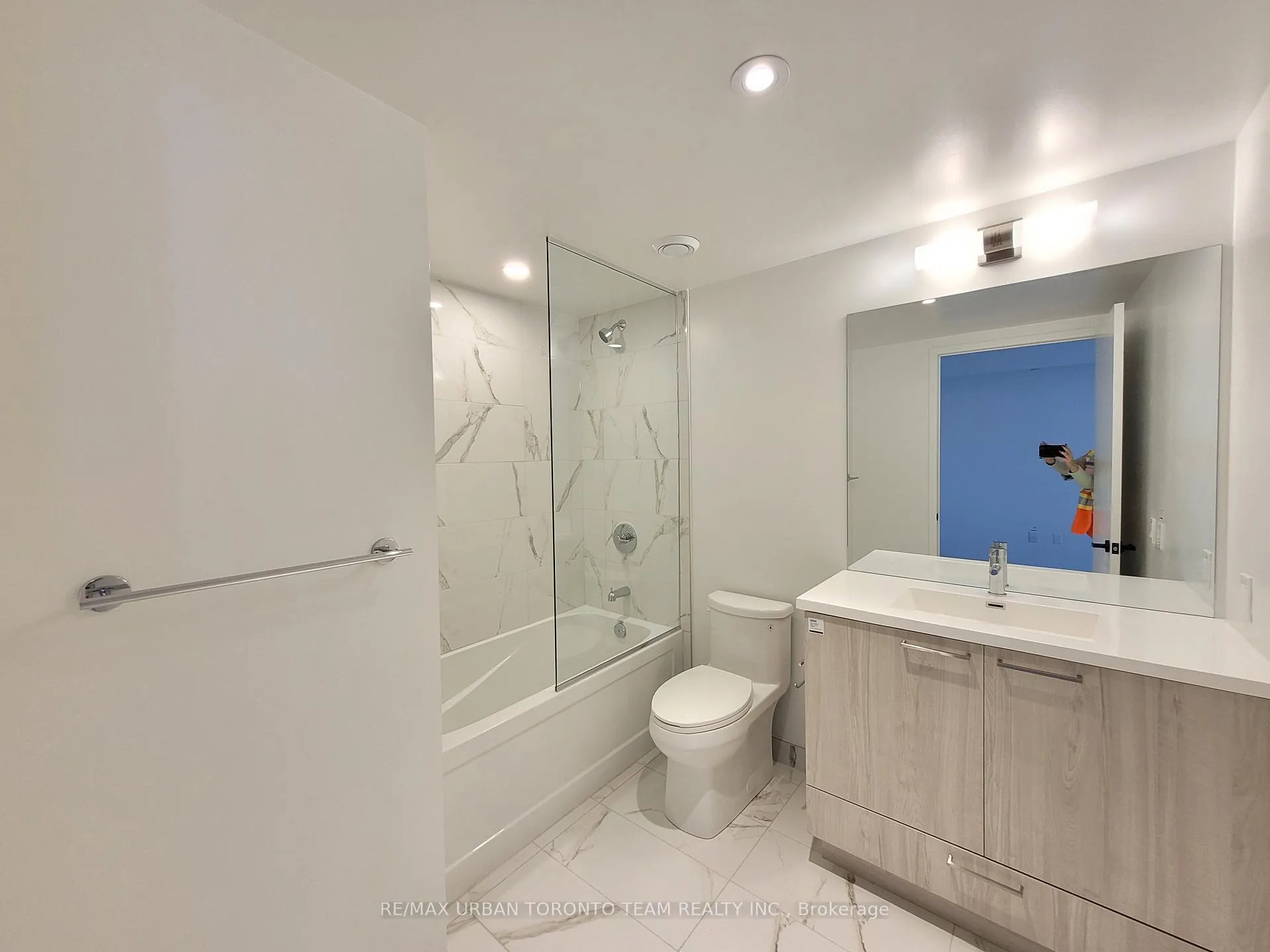 Photo 8 of Unit 518, 195 Commerce Street, Vaughan, Vaughan Corporate Centre — HOMEH