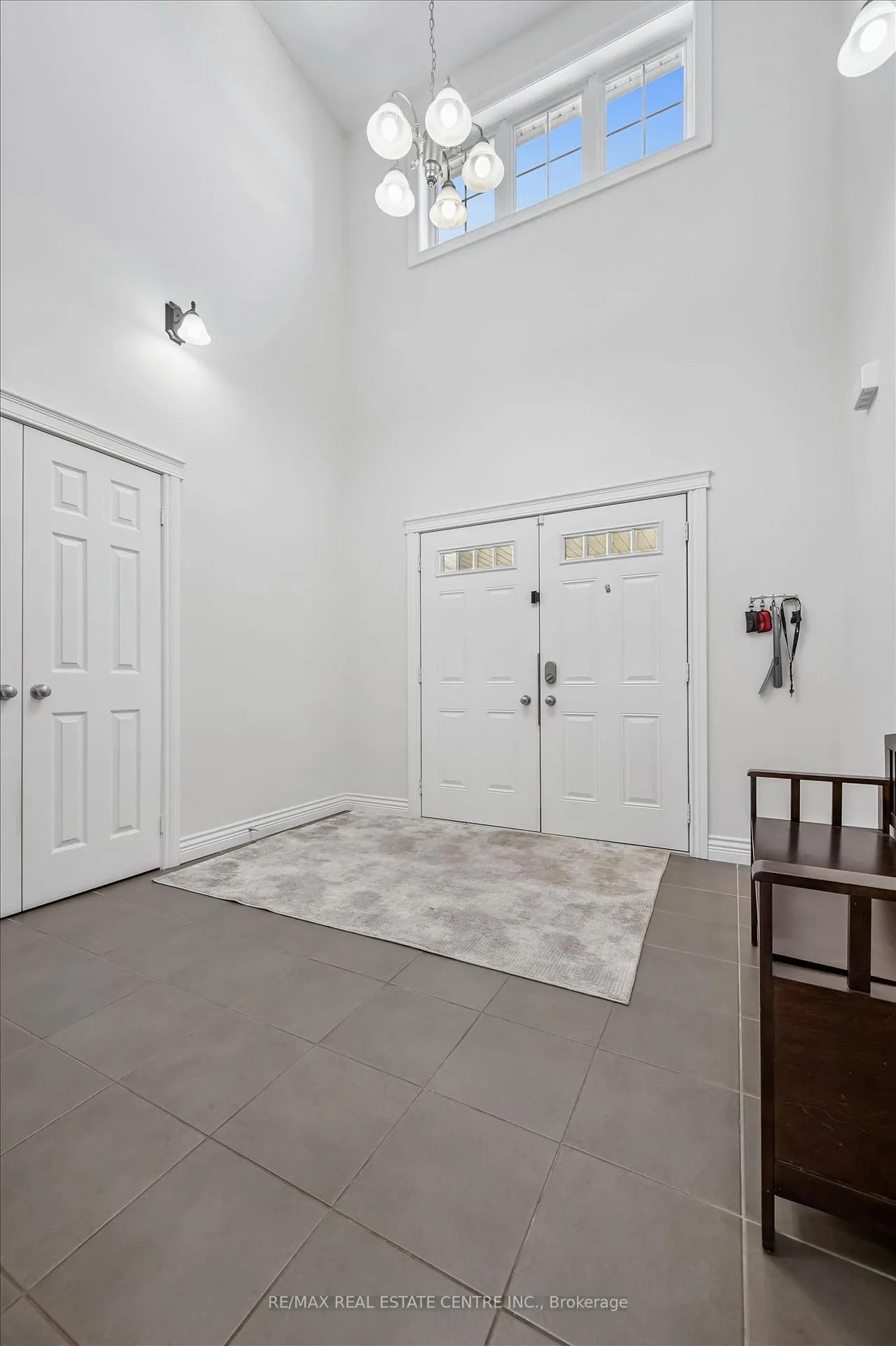 Photo 2 of 114 Isaac Shantz Drive, Wilmot, Baden — HOMEH