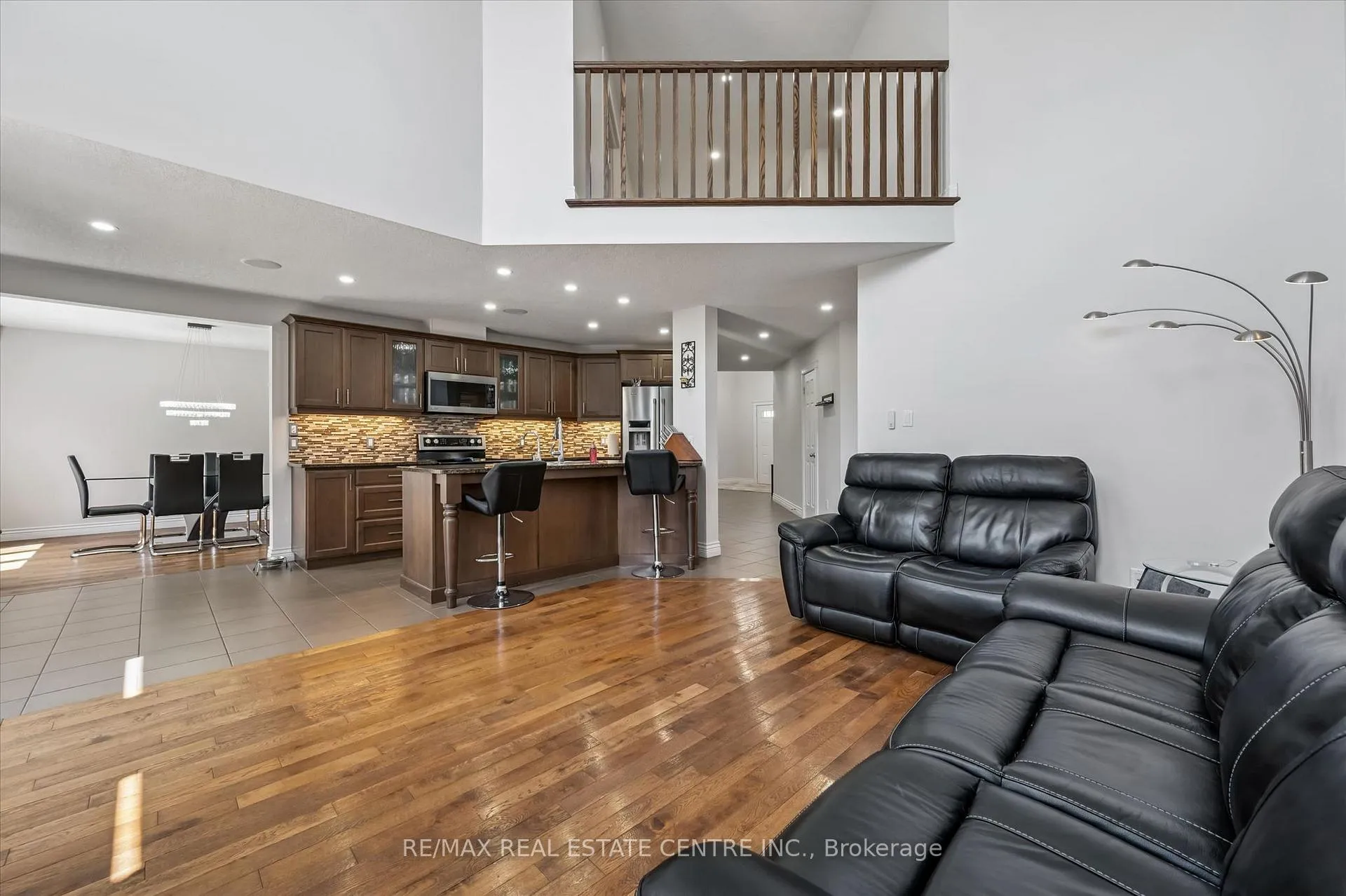 Photo 7 of 114 Isaac Shantz Drive, Wilmot, Baden — HOMEH
