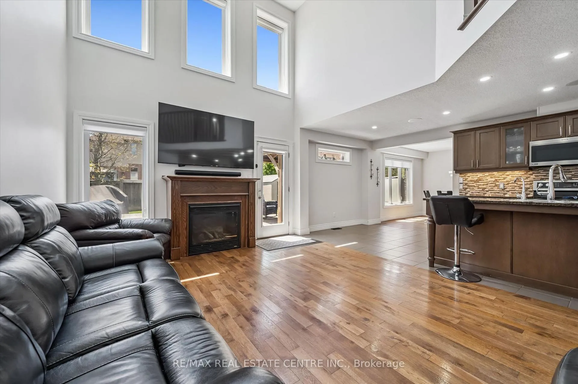 Photo 8 of 114 Isaac Shantz Drive, Wilmot, Baden — HOMEH