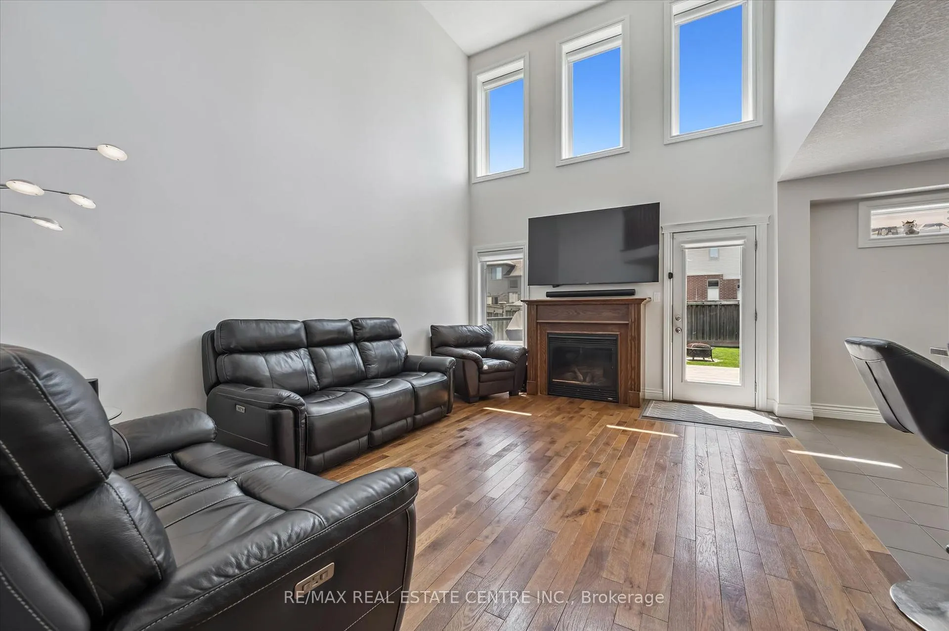Photo 9 of 114 Isaac Shantz Drive, Wilmot, Baden — HOMEH