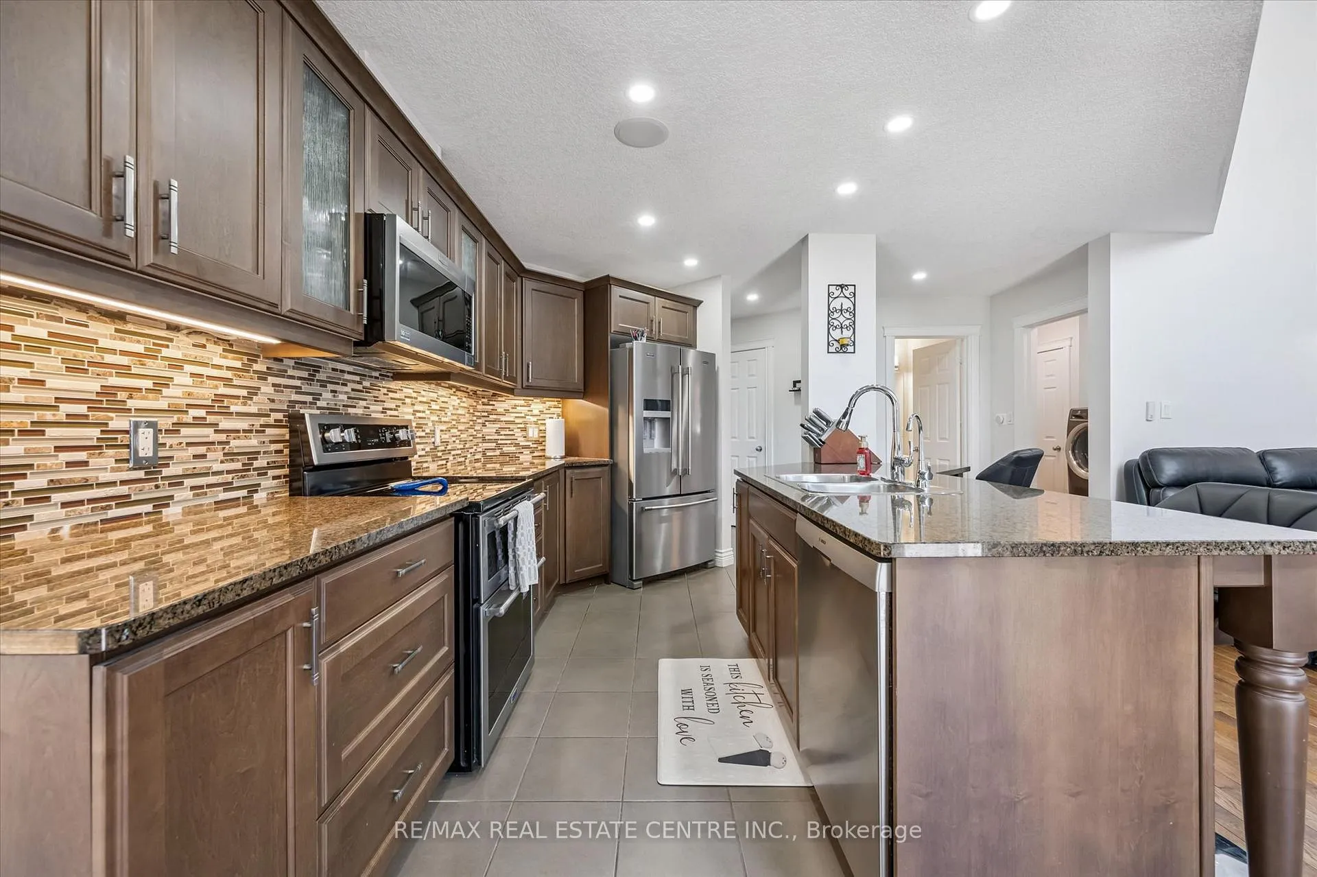 Photo 11 of 114 Isaac Shantz Drive, Wilmot, Baden — HOMEH