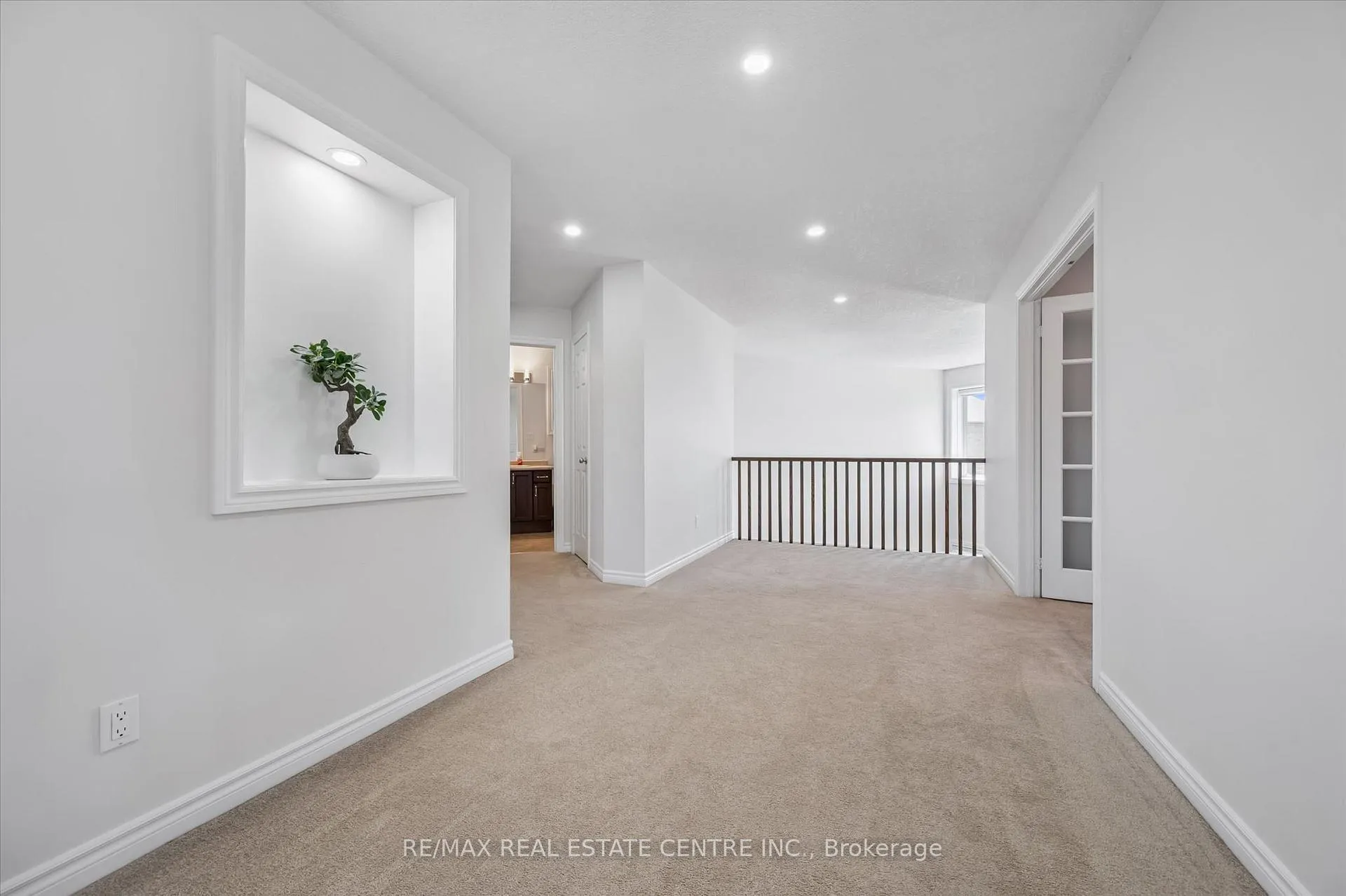 Photo 14 of 114 Isaac Shantz Drive, Wilmot, Baden — HOMEH