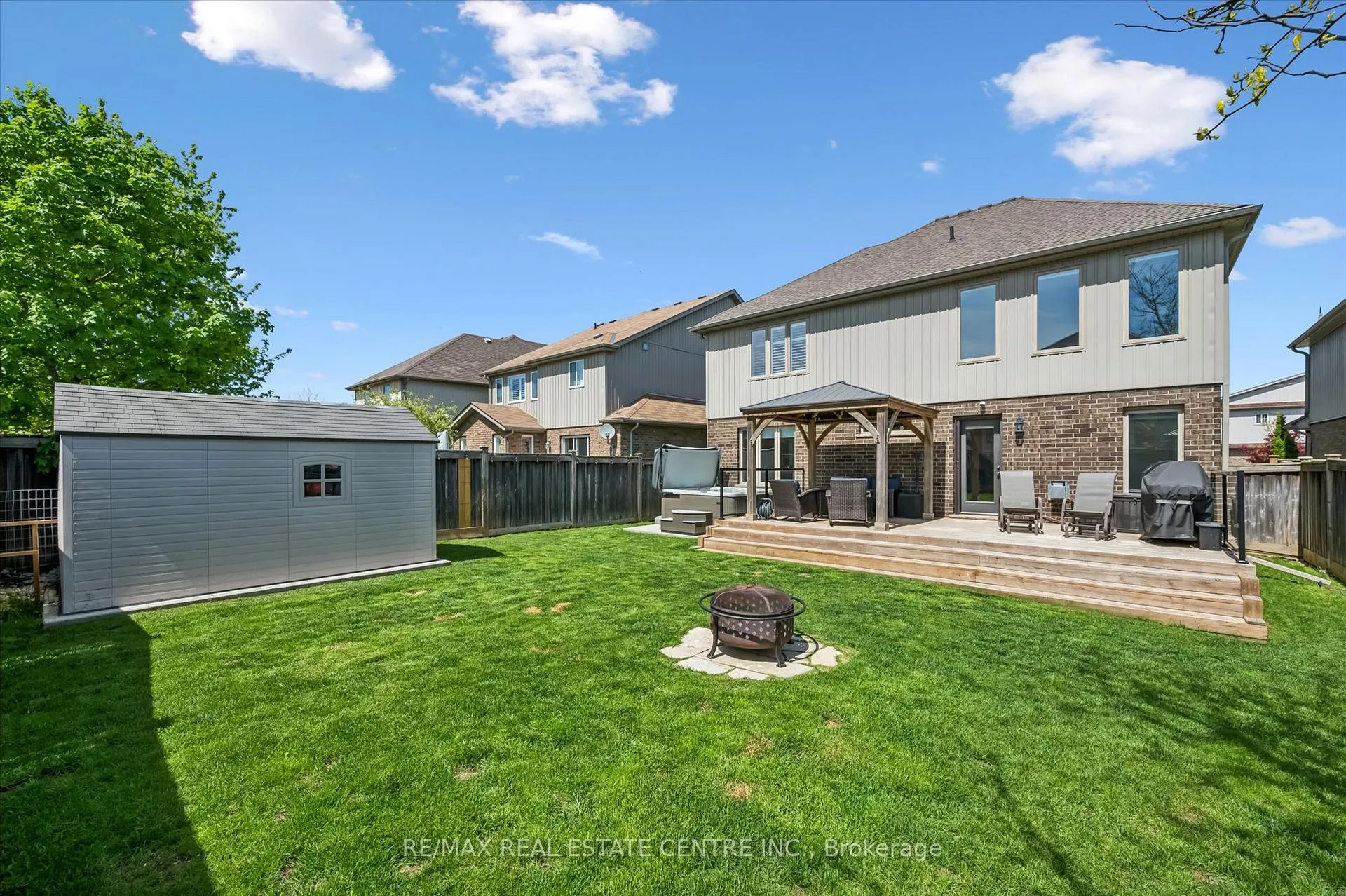 Photo 26 of 114 Isaac Shantz Drive, Wilmot, Baden — HOMEH