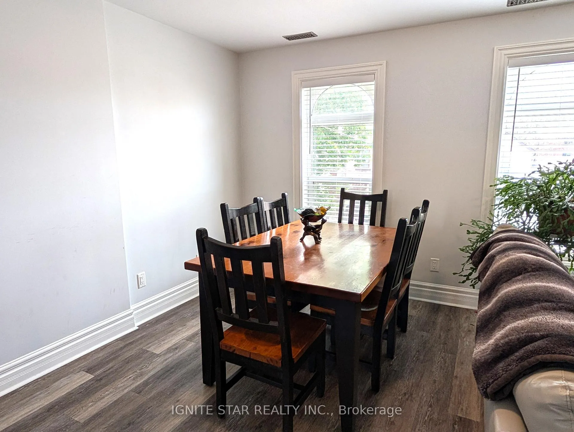 Photo 4 of Unit upper level, 106 West Avenue N, Hamilton, Landsdale — HOMEH