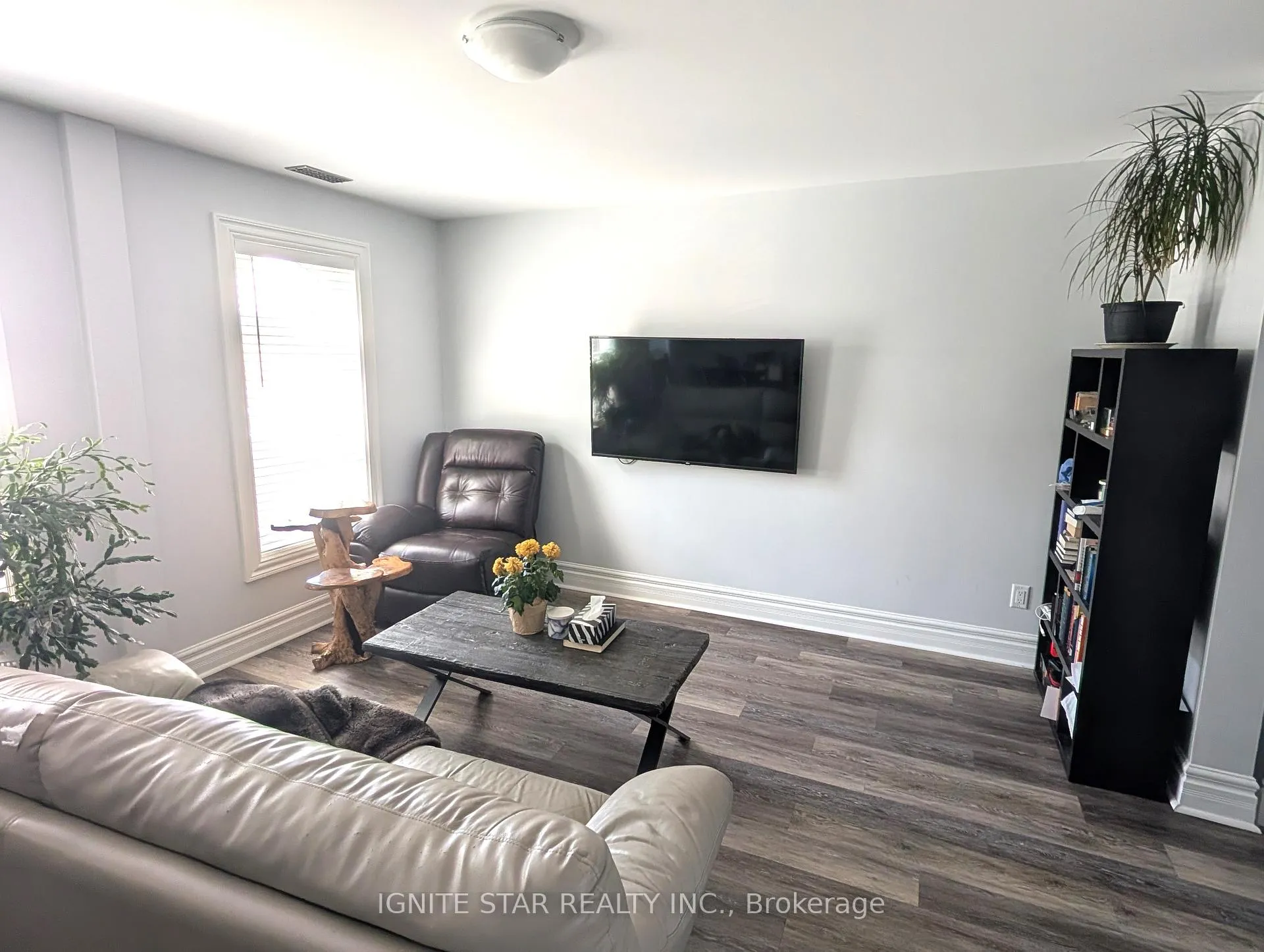 Photo 5 of Unit upper level, 106 West Avenue N, Hamilton, Landsdale — HOMEH