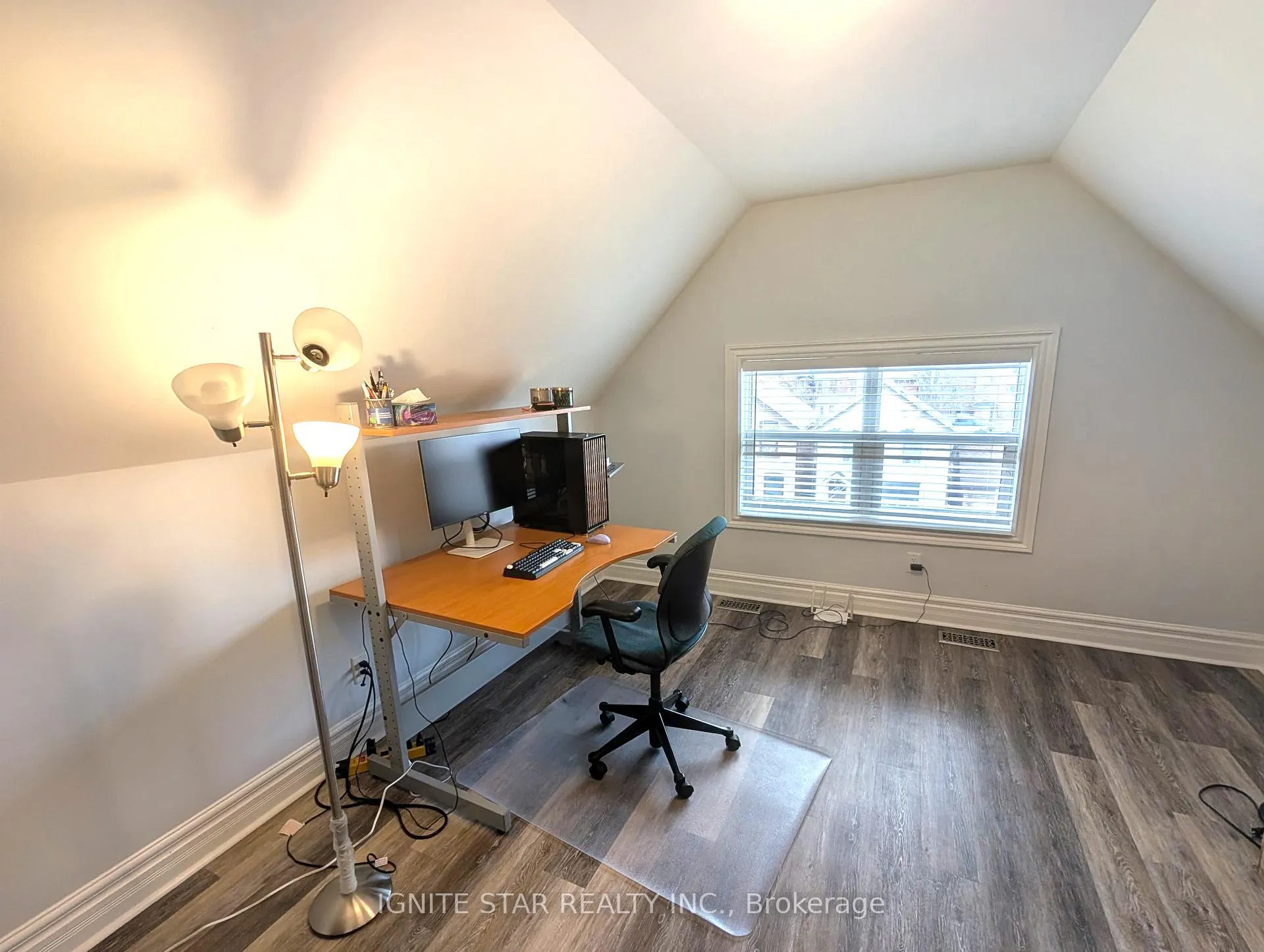 Photo 13 of Unit upper level, 106 West Avenue N, Hamilton, Landsdale — HOMEH