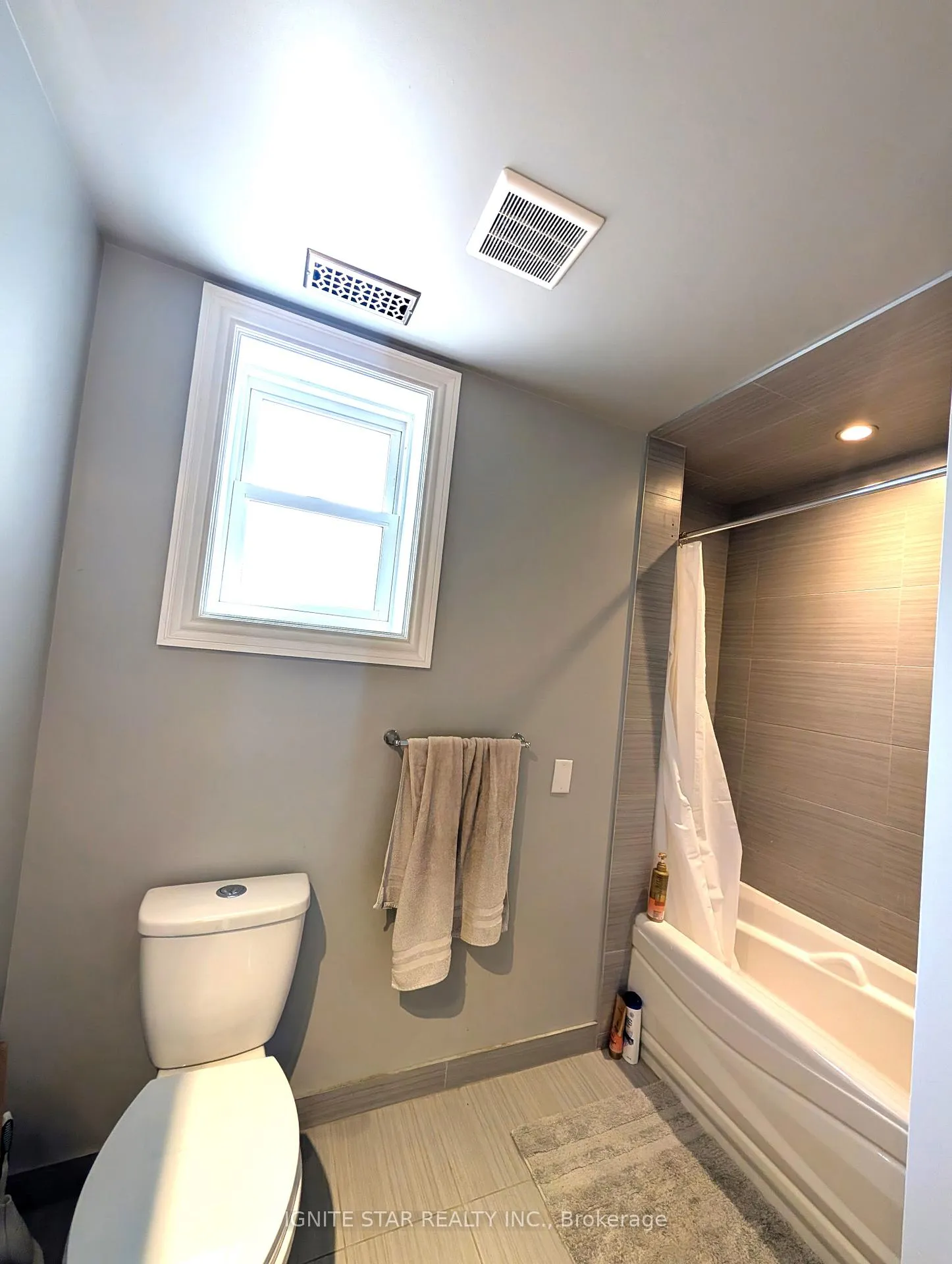 Photo 18 of Unit upper level, 106 West Avenue N, Hamilton, Landsdale — HOMEH