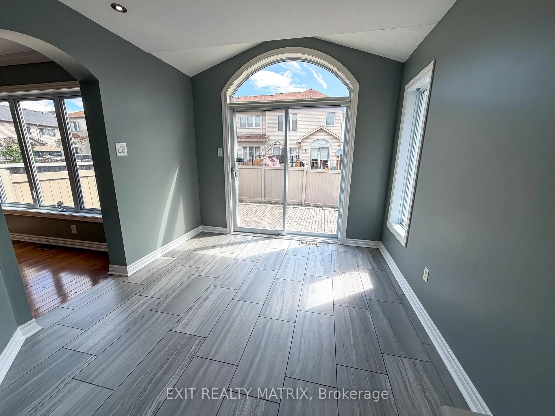 Photo 11 of 731 Whaley Ridge, Ottawa, Avalon East — HOMEH