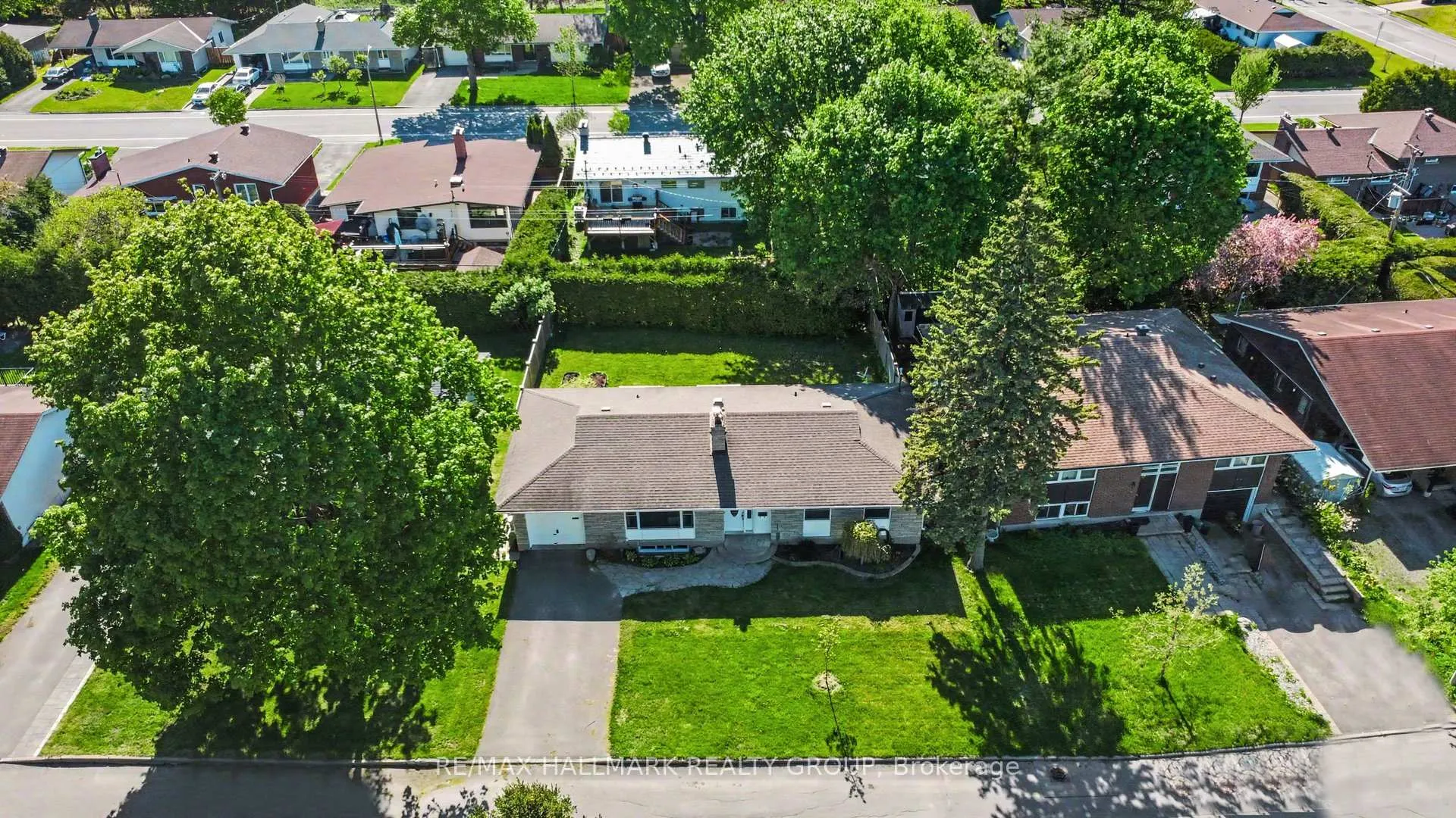 Photo 3 of 2640 Ulster Crescent, Ottawa, Riverside Park — HOMEH