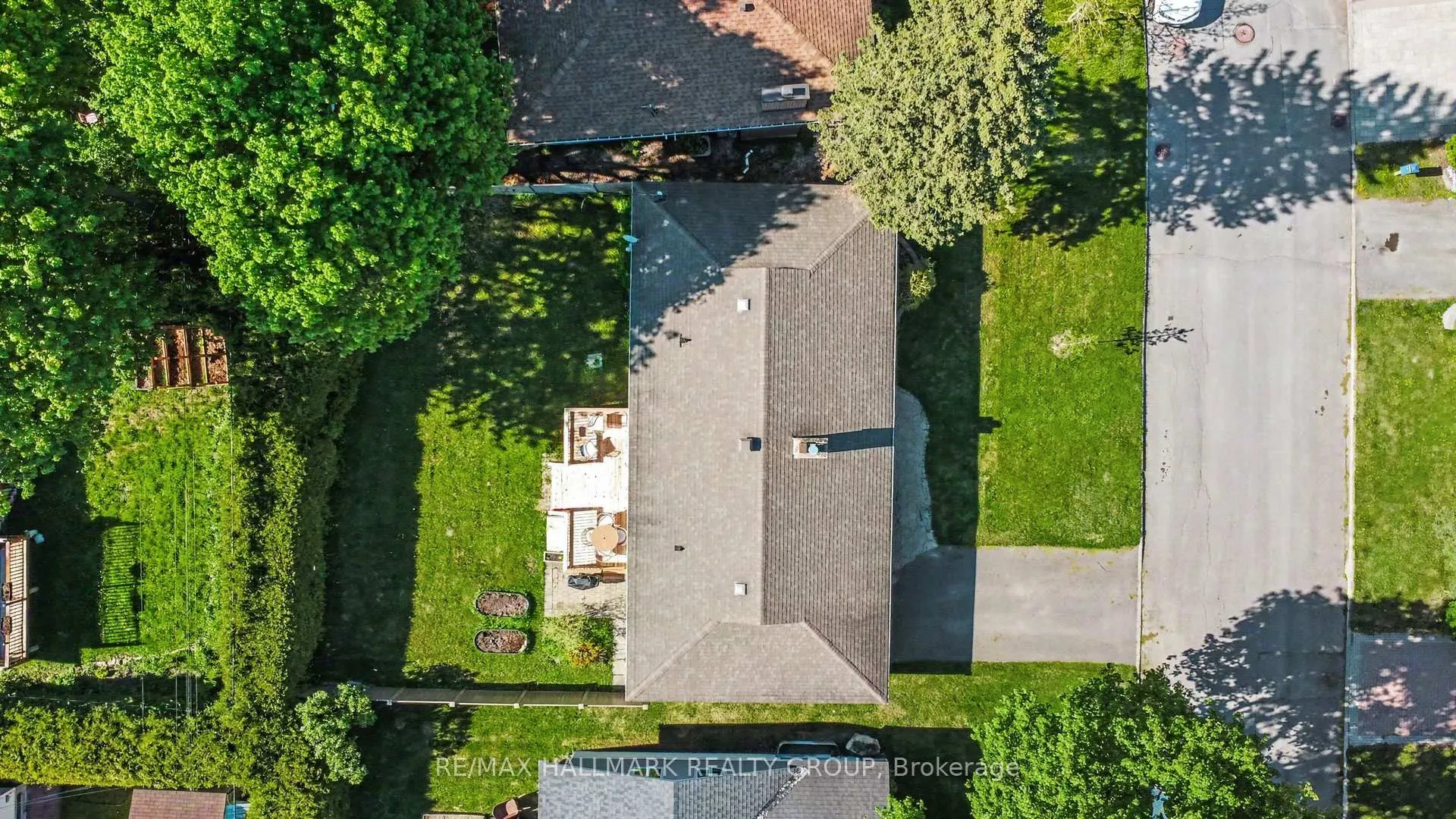 Photo 32 of 2640 Ulster Crescent, Ottawa, Riverside Park — HOMEH