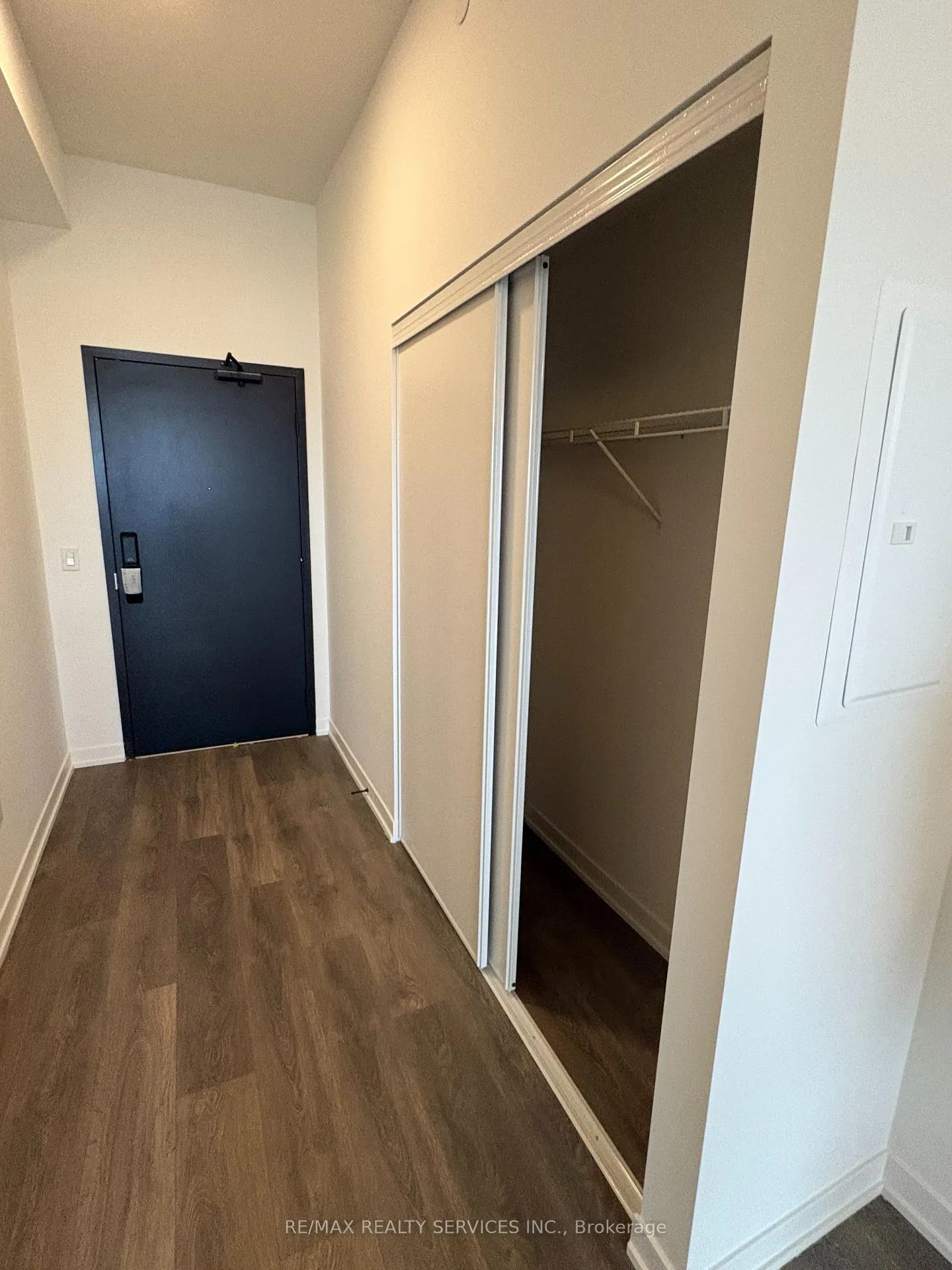 Photo 4 of Unit D308, 4878 Powers Common, Burlington, Appleby — HOMEH